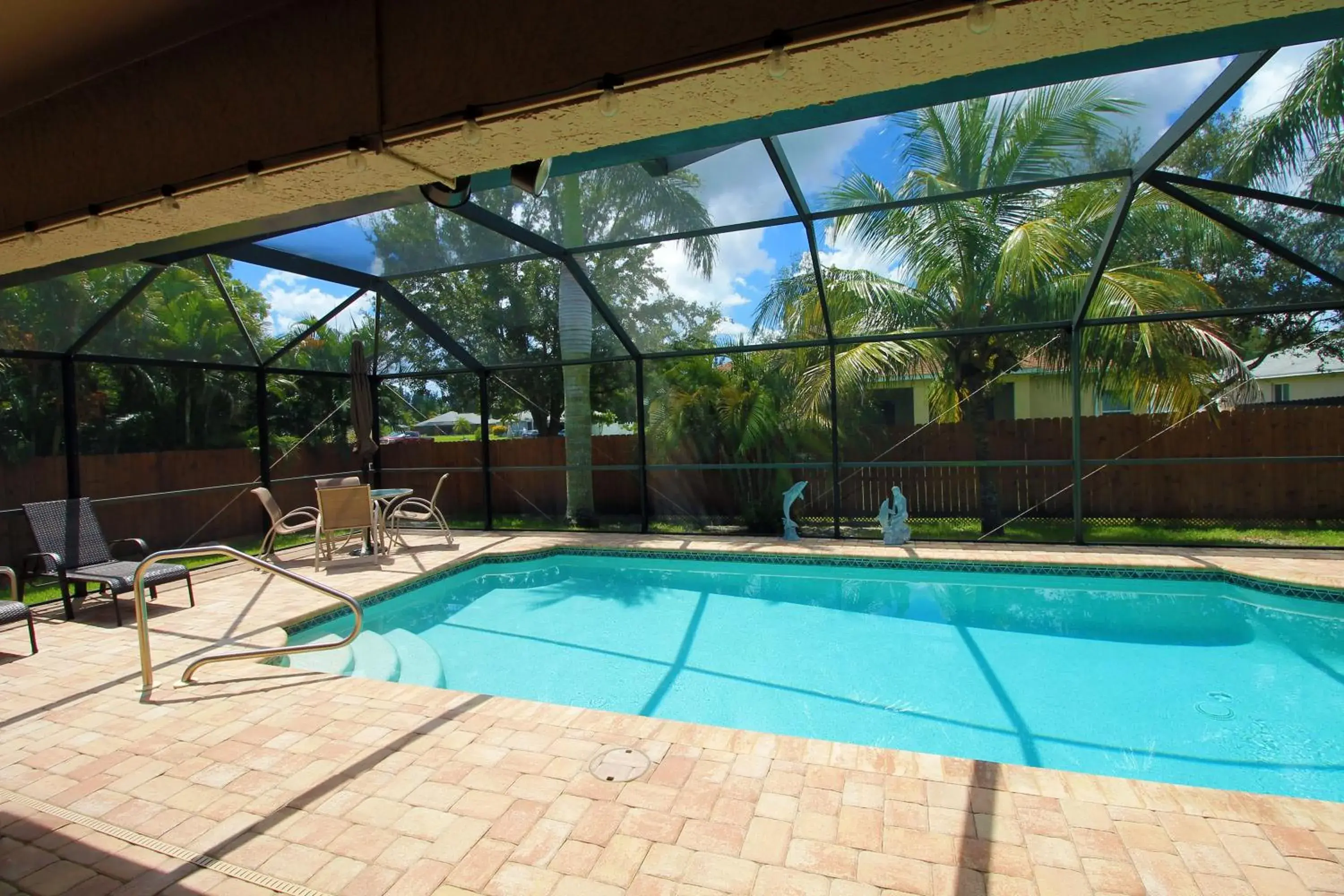 Heated saltwater pool, newly furnished, close to shopping and more - Villa Tropical Paradise Heated saltwater pool, newly furnished, close to shopping and more - Villa Tropical Paradise