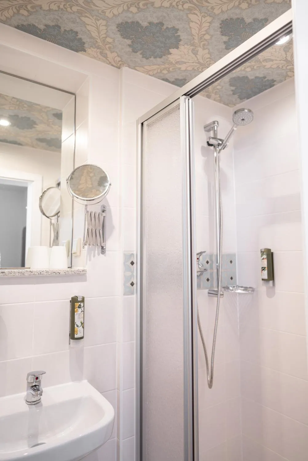 Shower in Manufaktur Boutique Hotel