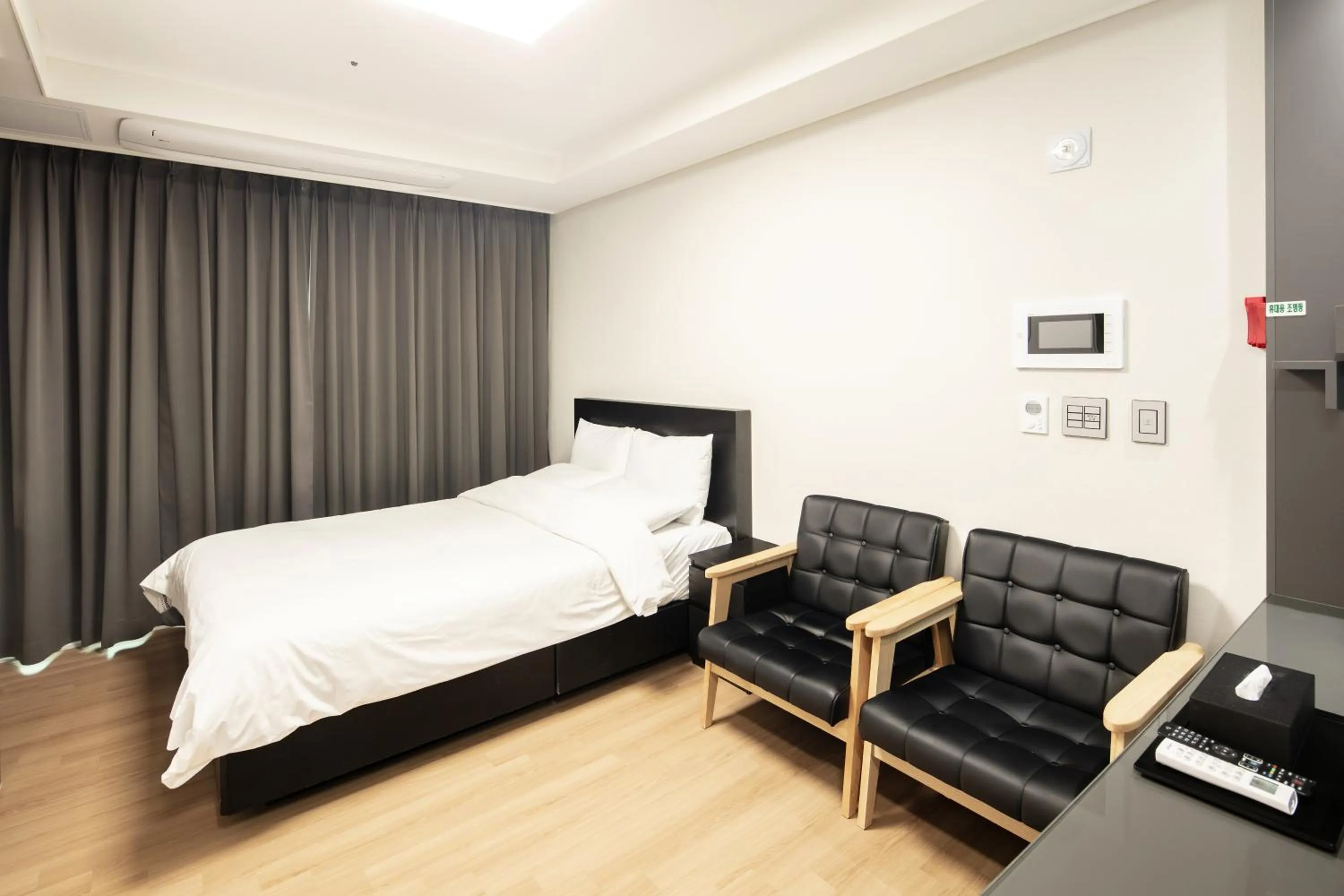 Decorative detail, Bed in K-Hills The Terrace