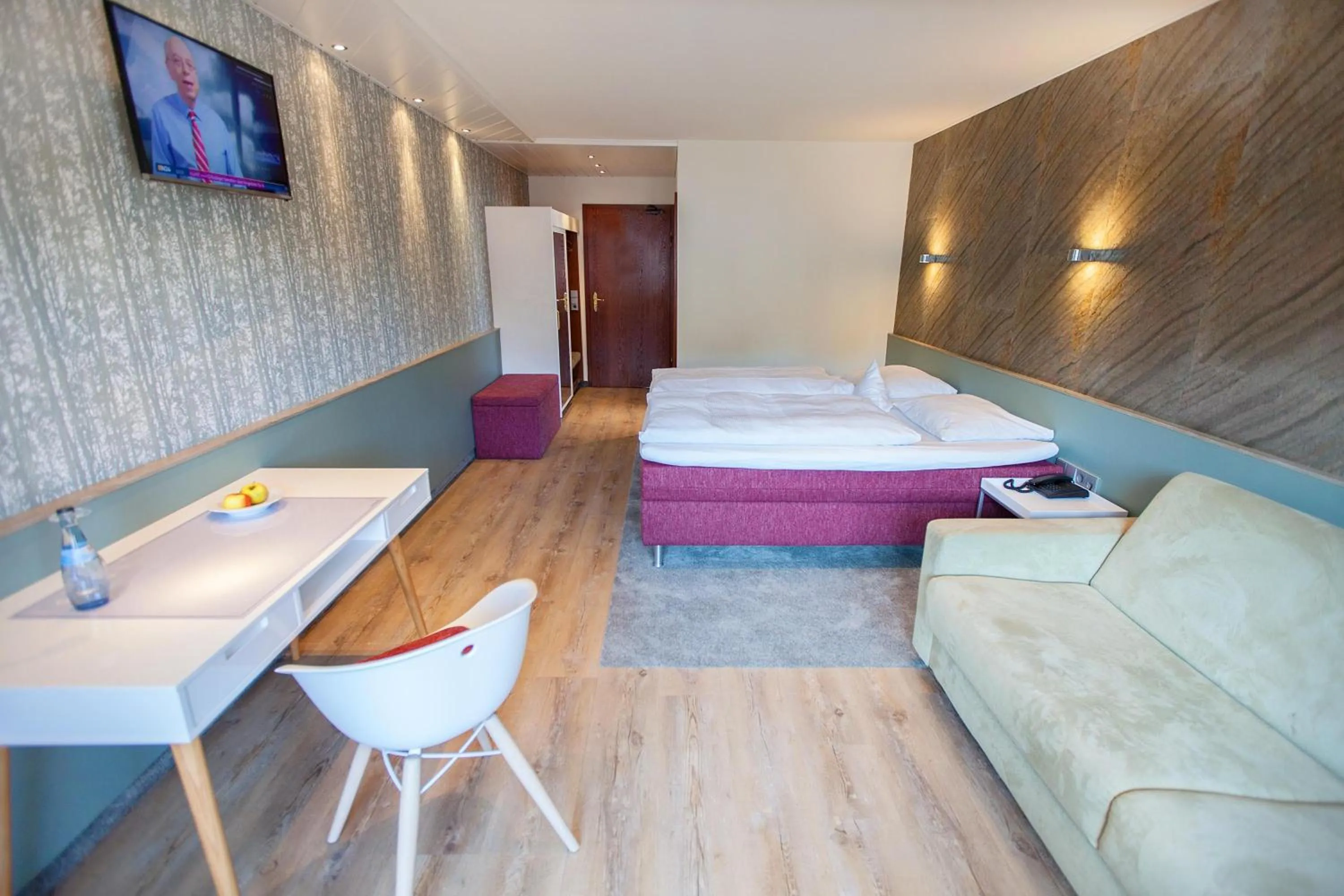 TV and multimedia, Bed in Hotel Lamm