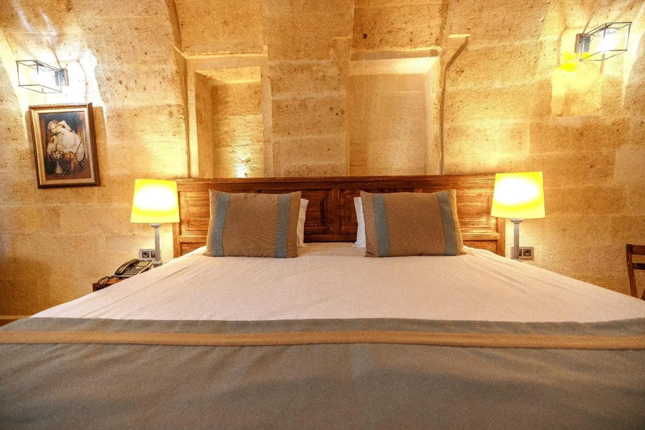 Bed in Misty Cave Hotel Bed in Misty Cave Hotel