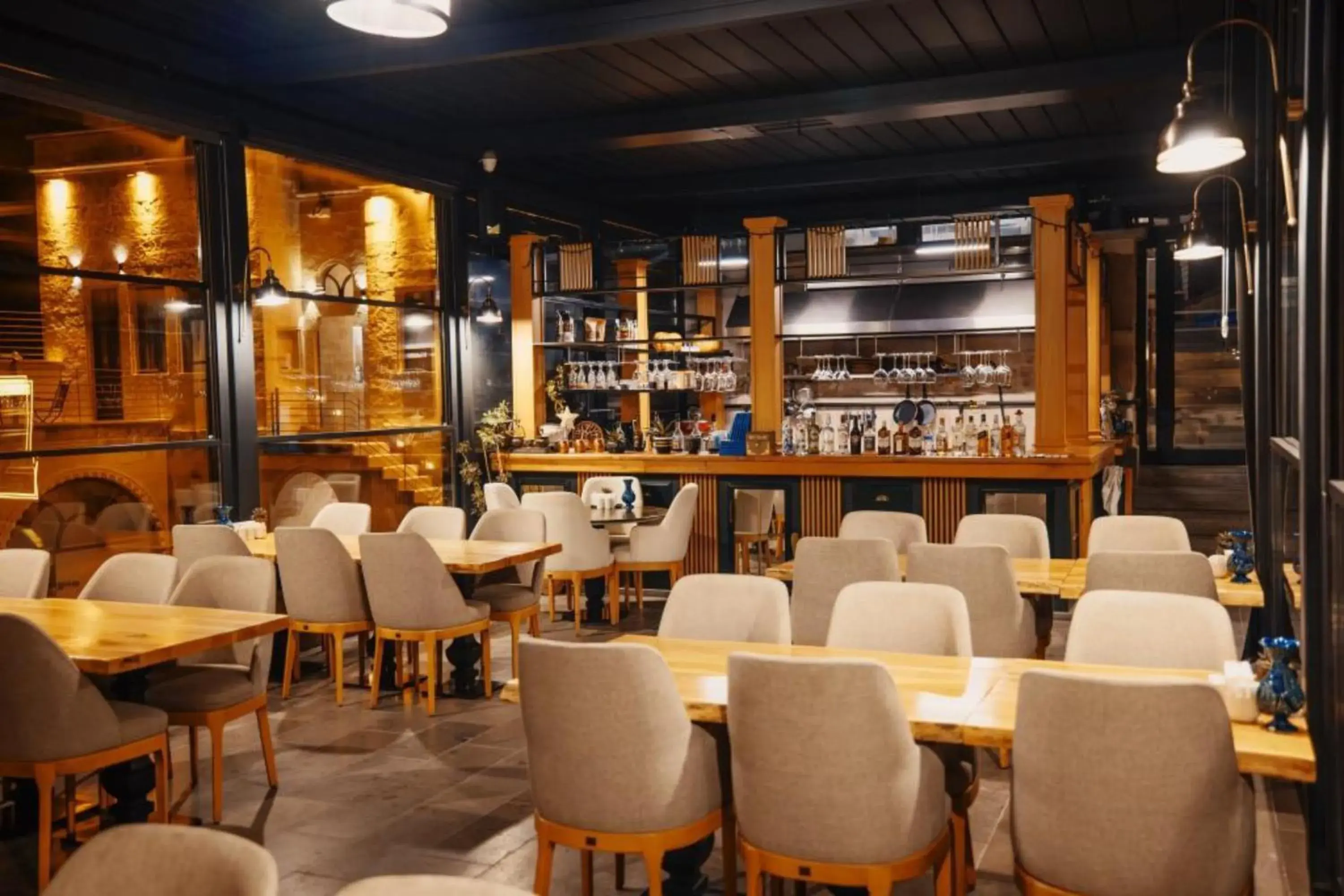 Restaurant/places to eat in Misty Cave Hotel Restaurant/places to eat in Misty Cave Hotel