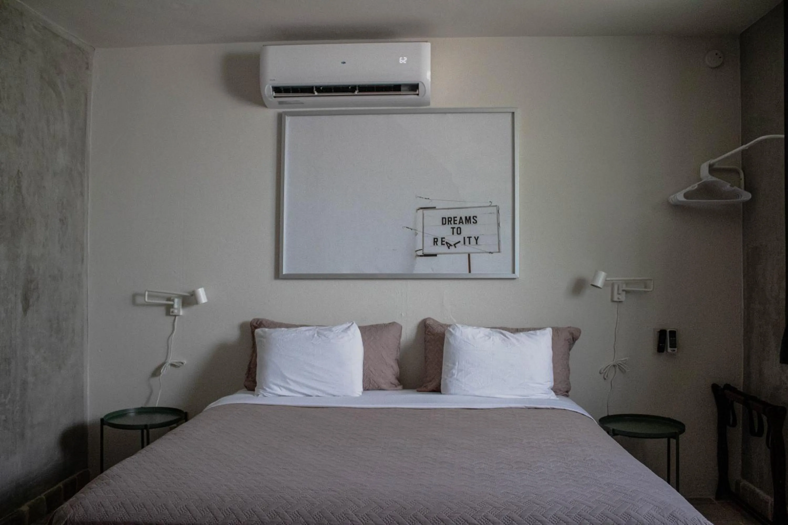 Bed in The Emerald PR