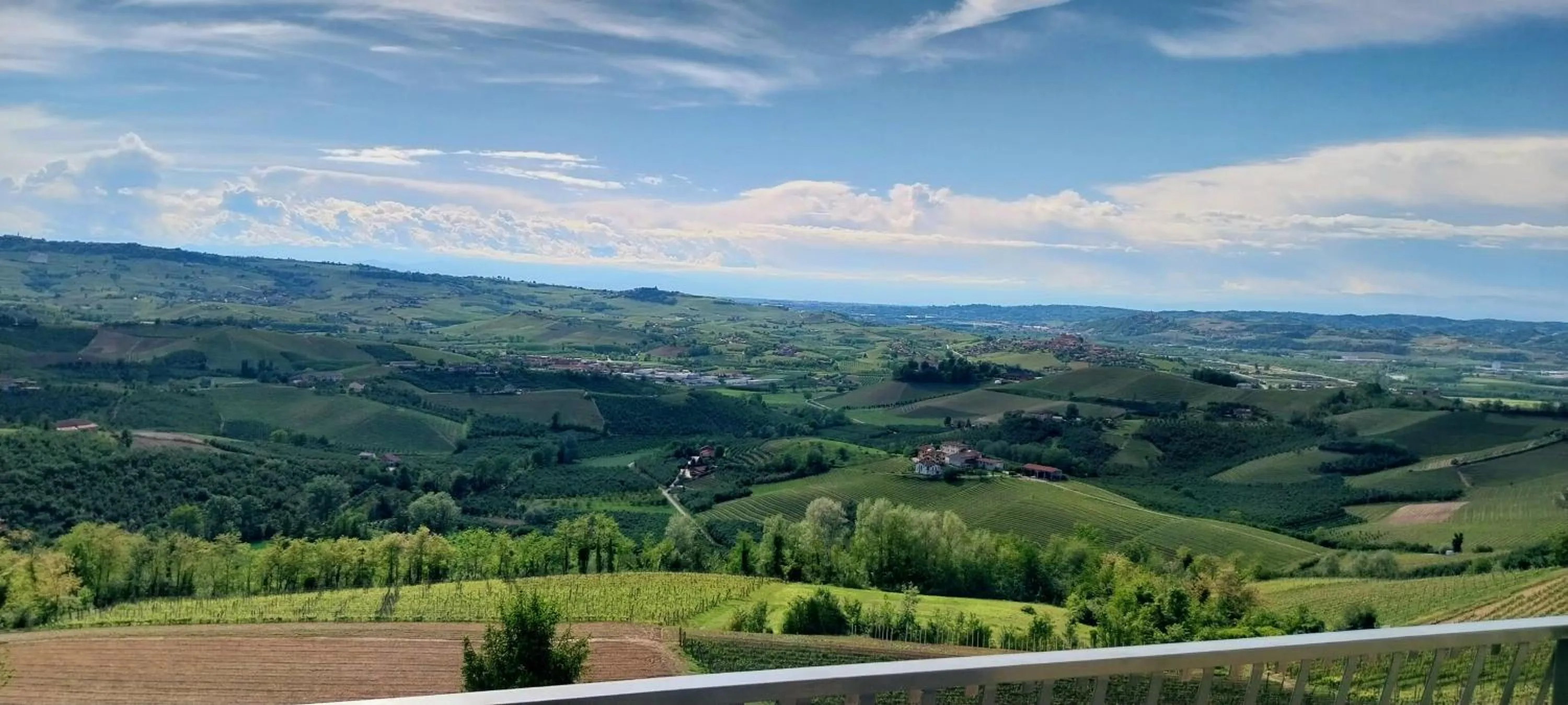 Spring in Villa Bellavista Alba, B&B