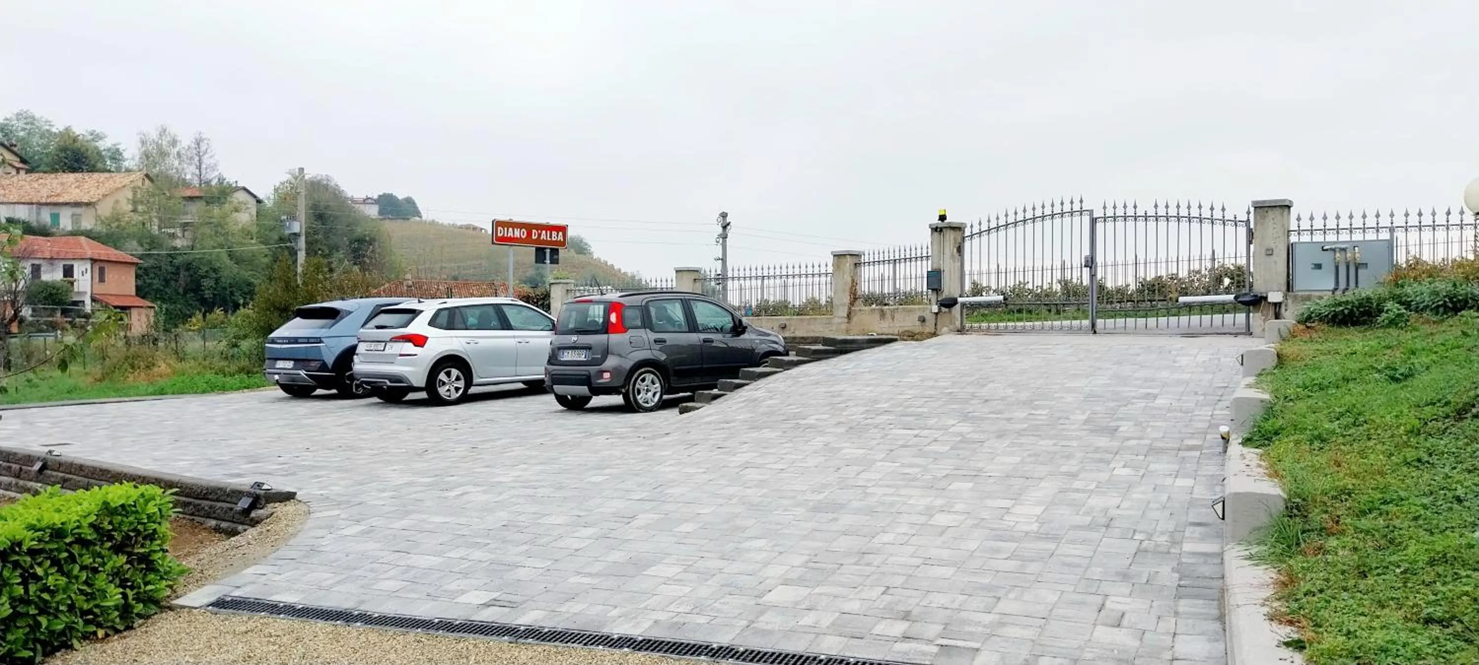 Parking in Villa Bellavista Alba, B&B