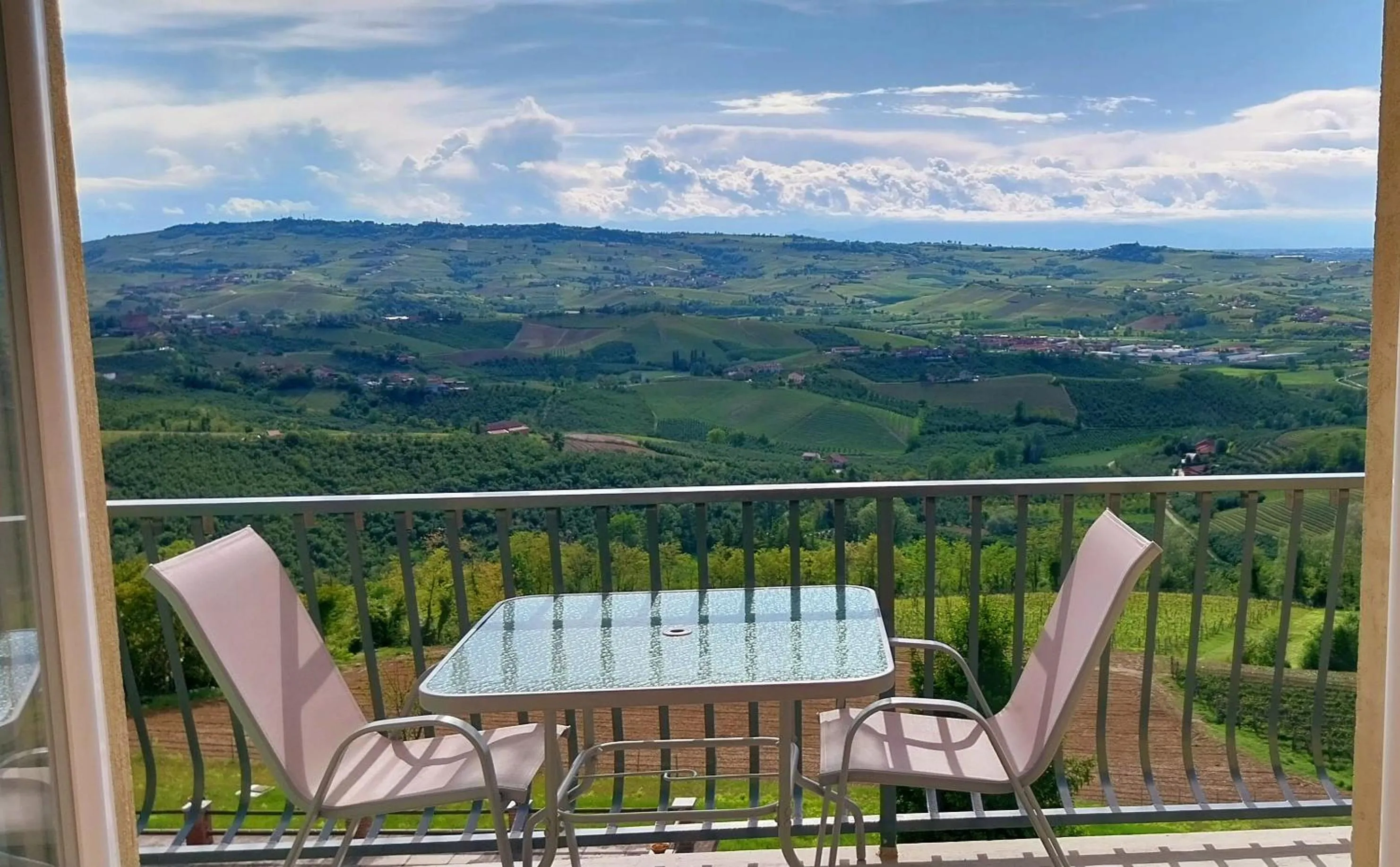 Spring in Villa Bellavista Alba, B&B