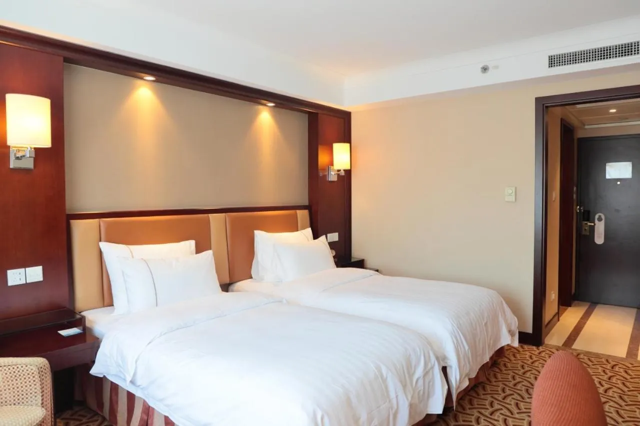 Bed in Jianguo Hotel Shanghai