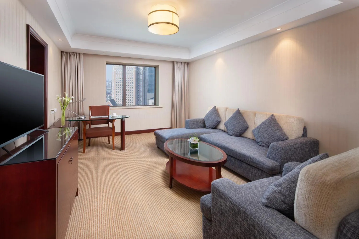 Living room in Jianguo Hotel Shanghai