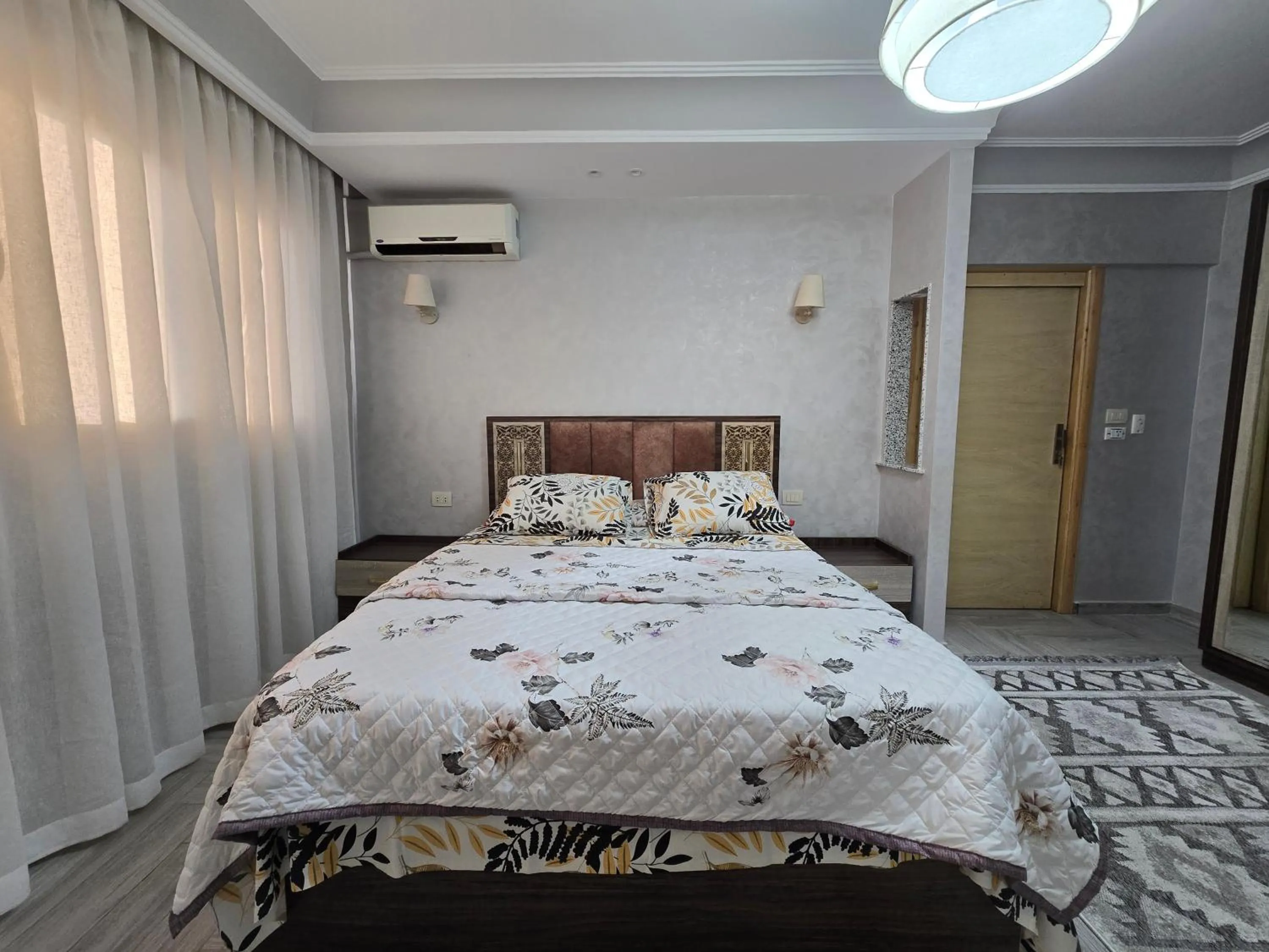 Bed in Comfy 2 Bedrooms Apartment in Cairo 94S