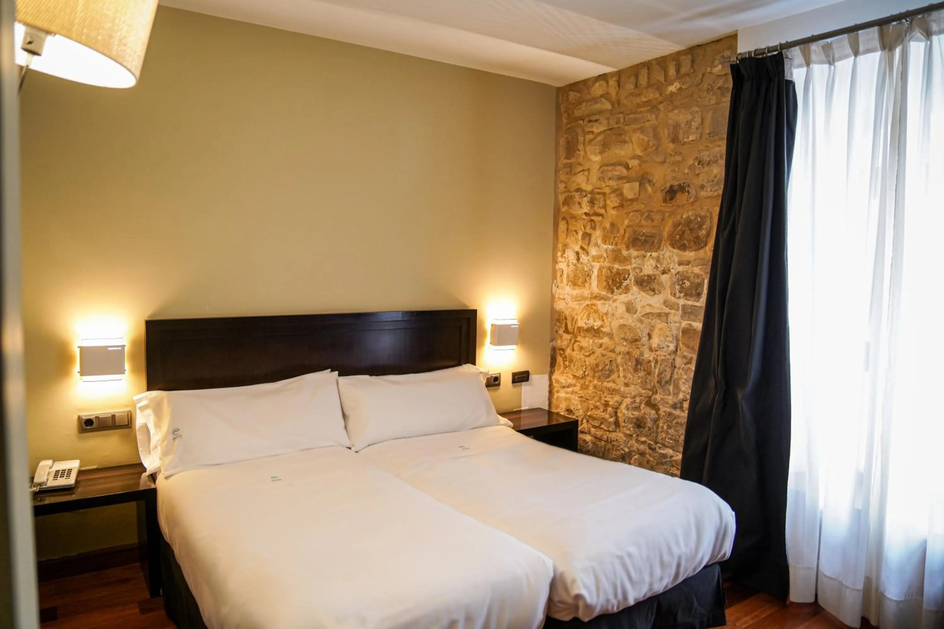Bed in Hotel Baeza Monumental by eme hoteles
