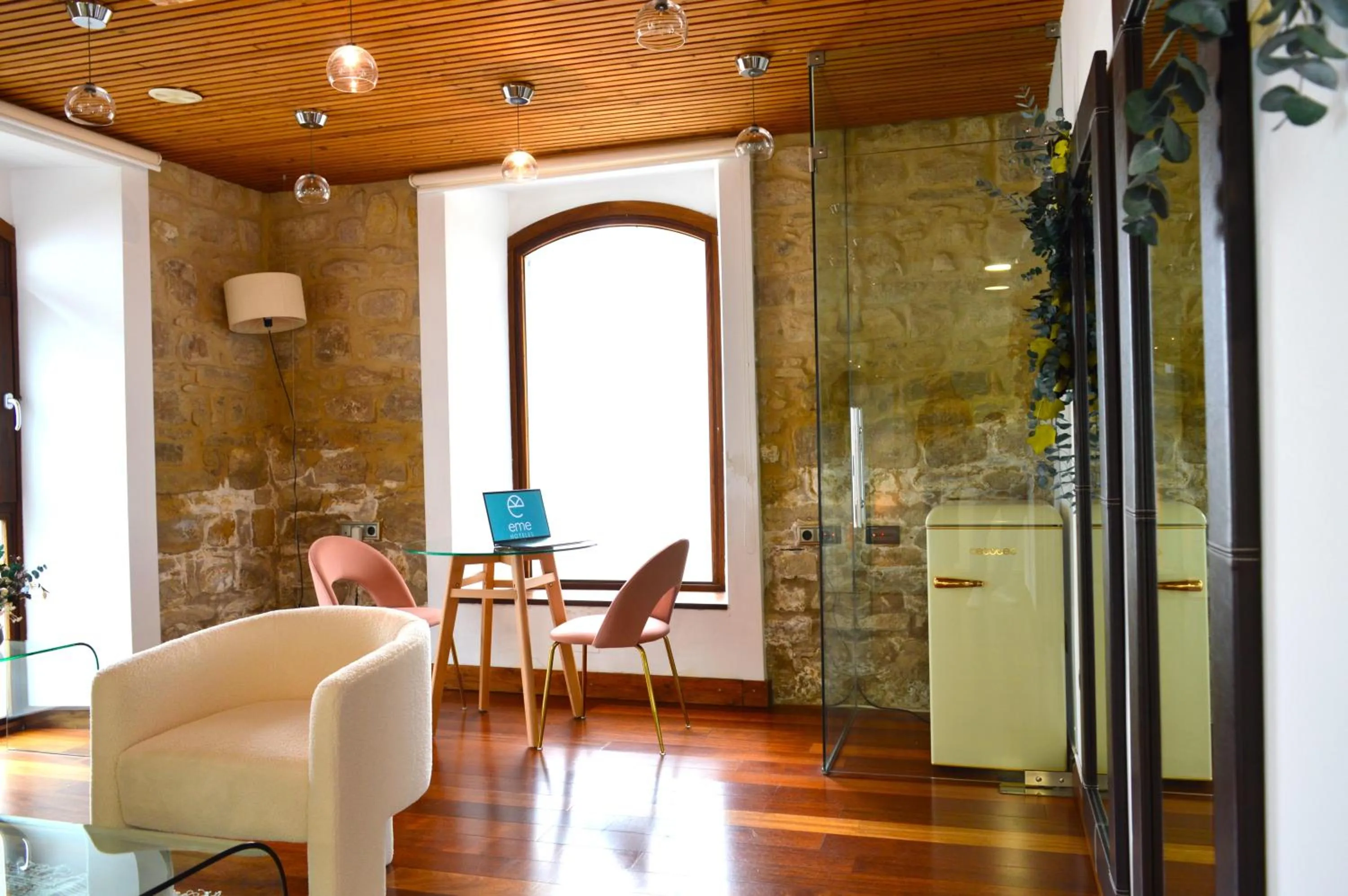 Living room in Hotel Baeza Monumental by eme hoteles
