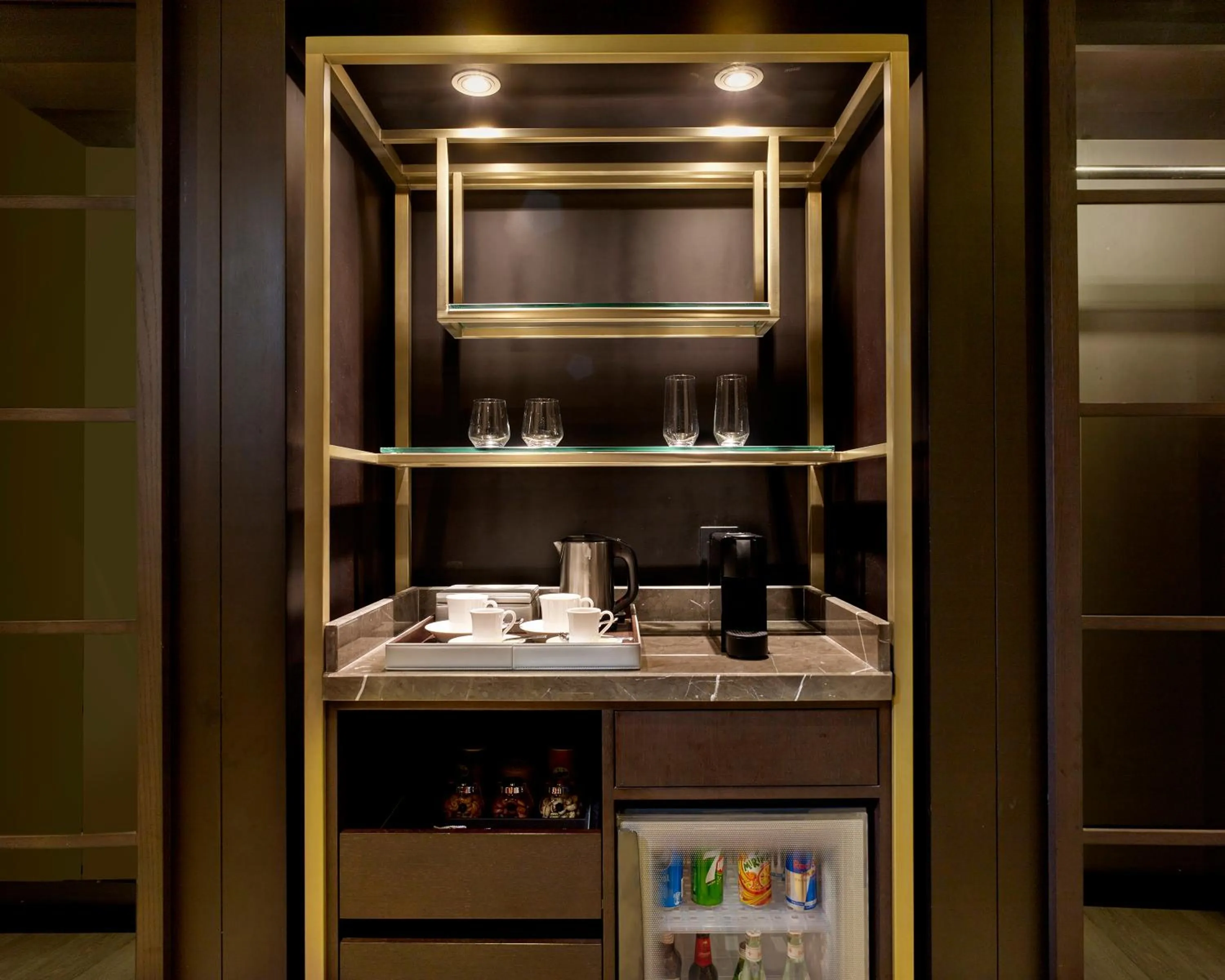 Restaurant/places to eat in Hyatt Regency Al Kout Mall