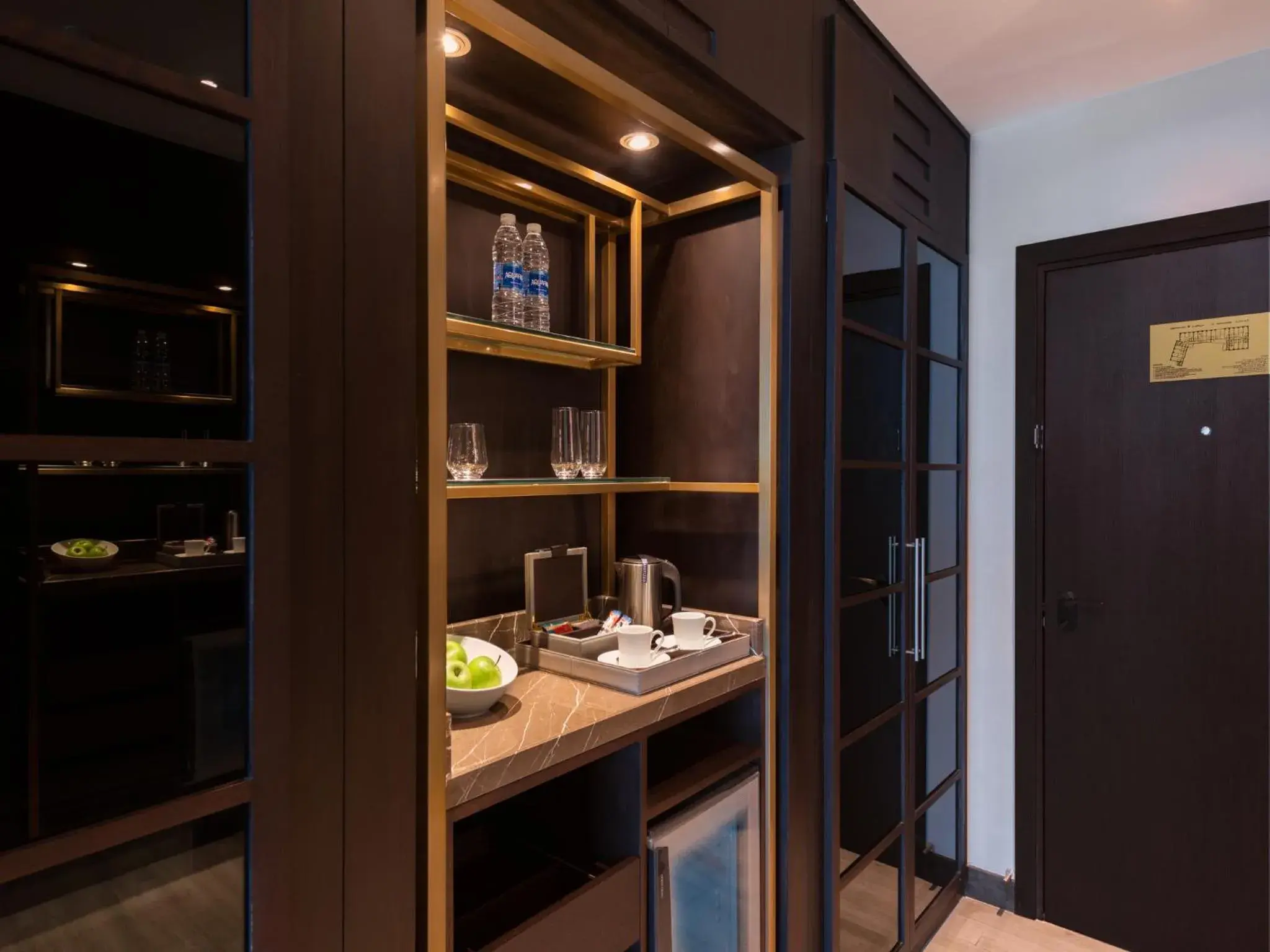 Suite - High Floor in Hyatt Regency Al Kout Mall Suite - High Floor in Hyatt Regency Al Kout Mall