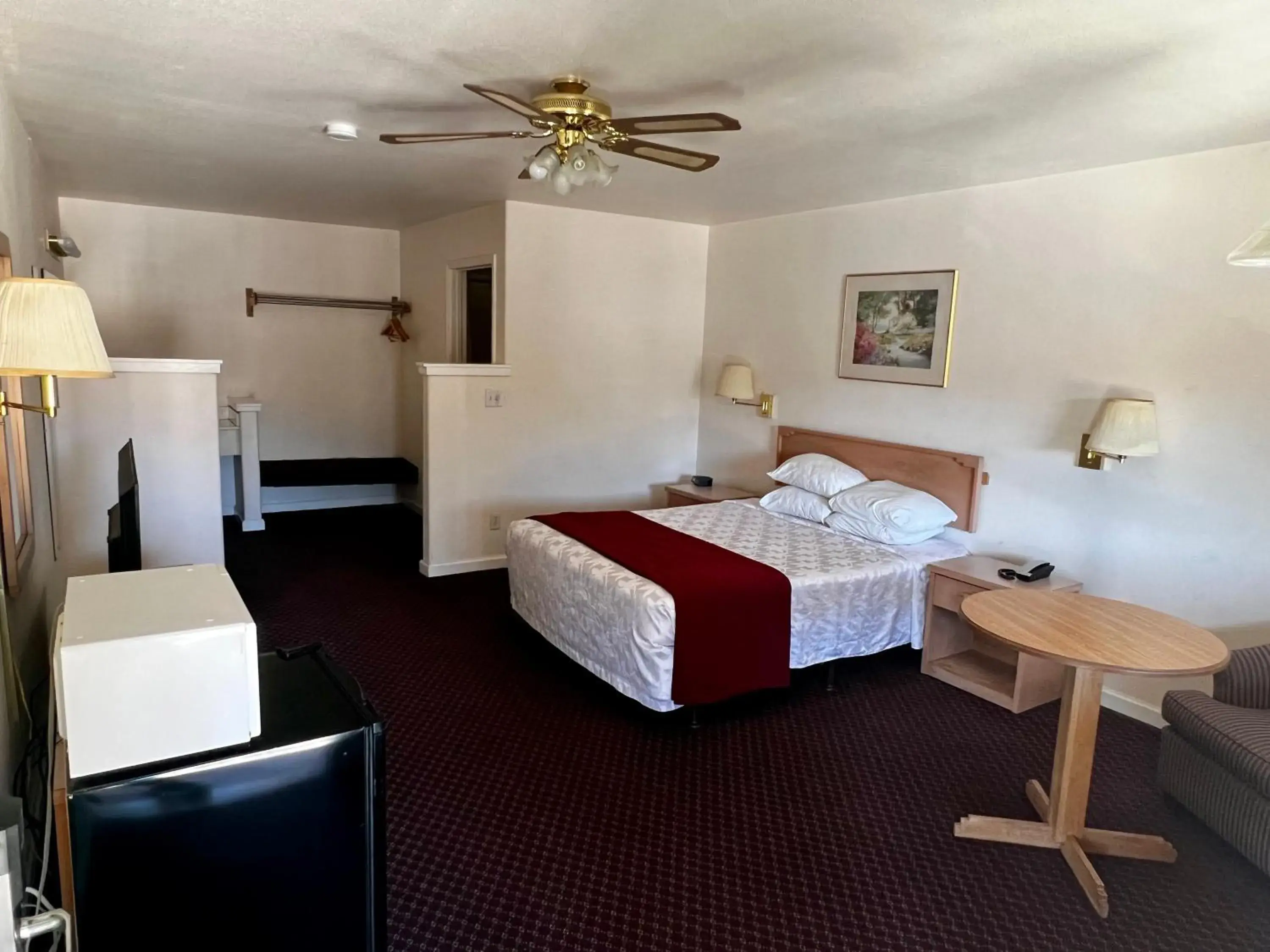 Bed in Rodeway Inn - Santa Fe Inn Bed in Rodeway Inn - Santa Fe Inn
