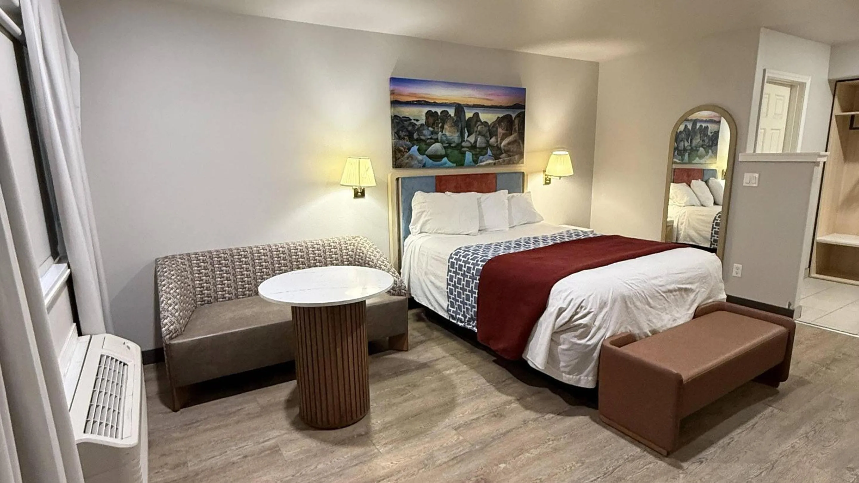 Bedroom, Bed in Rodeway Inn - SFI Winnemucca