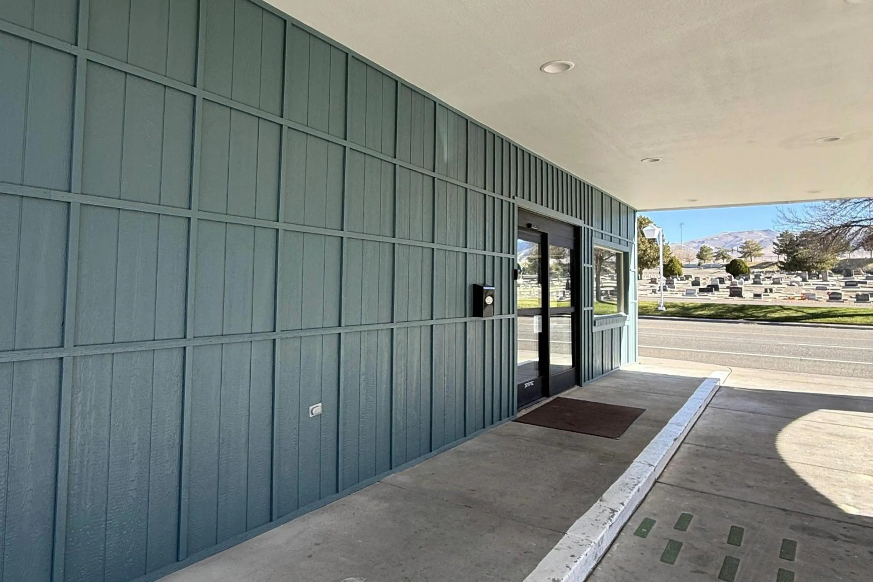 Property building in Rodeway Inn - SFI Winnemucca