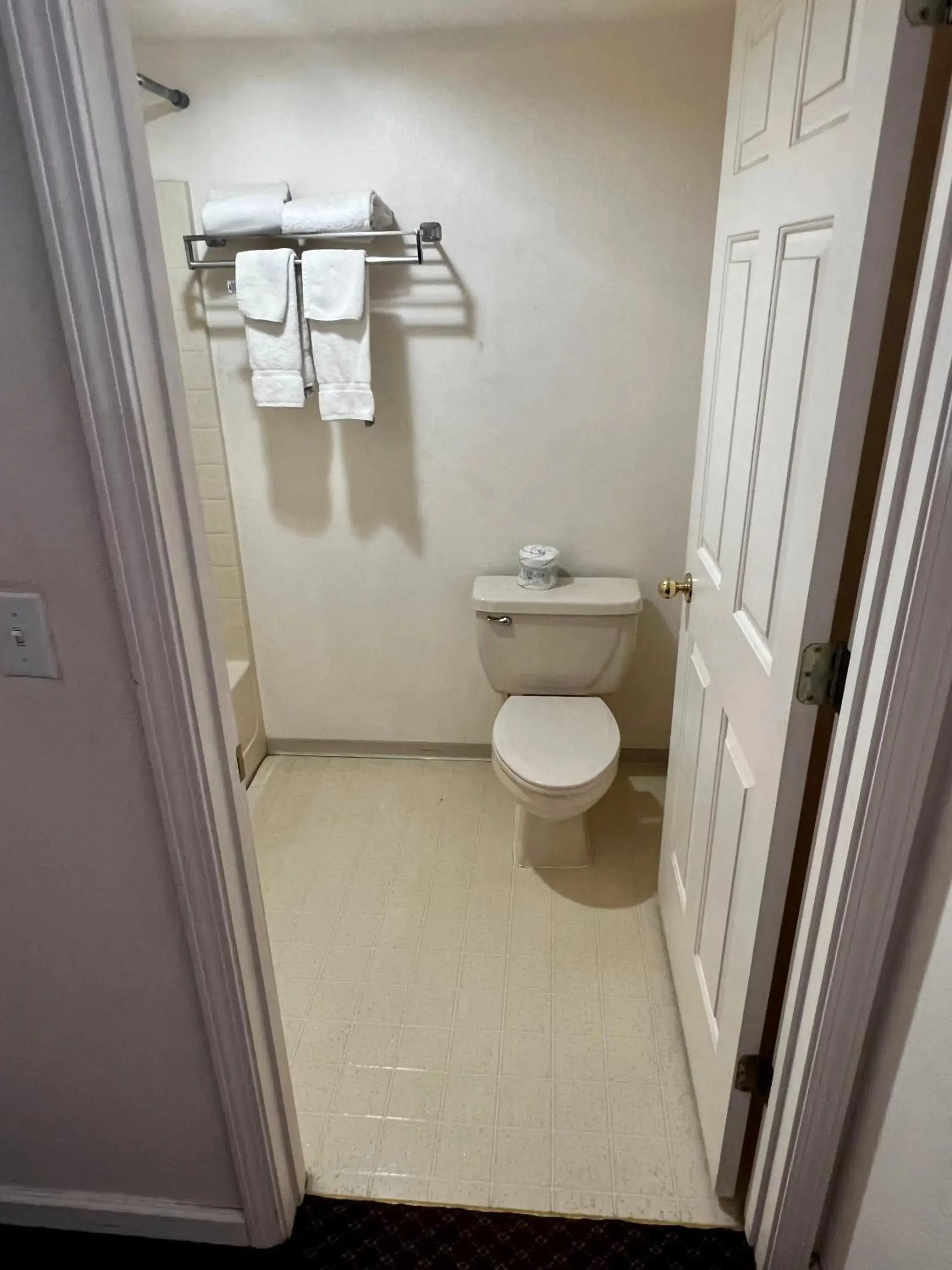 Toilet in Rodeway Inn - Santa Fe Inn Toilet in Rodeway Inn - Santa Fe Inn