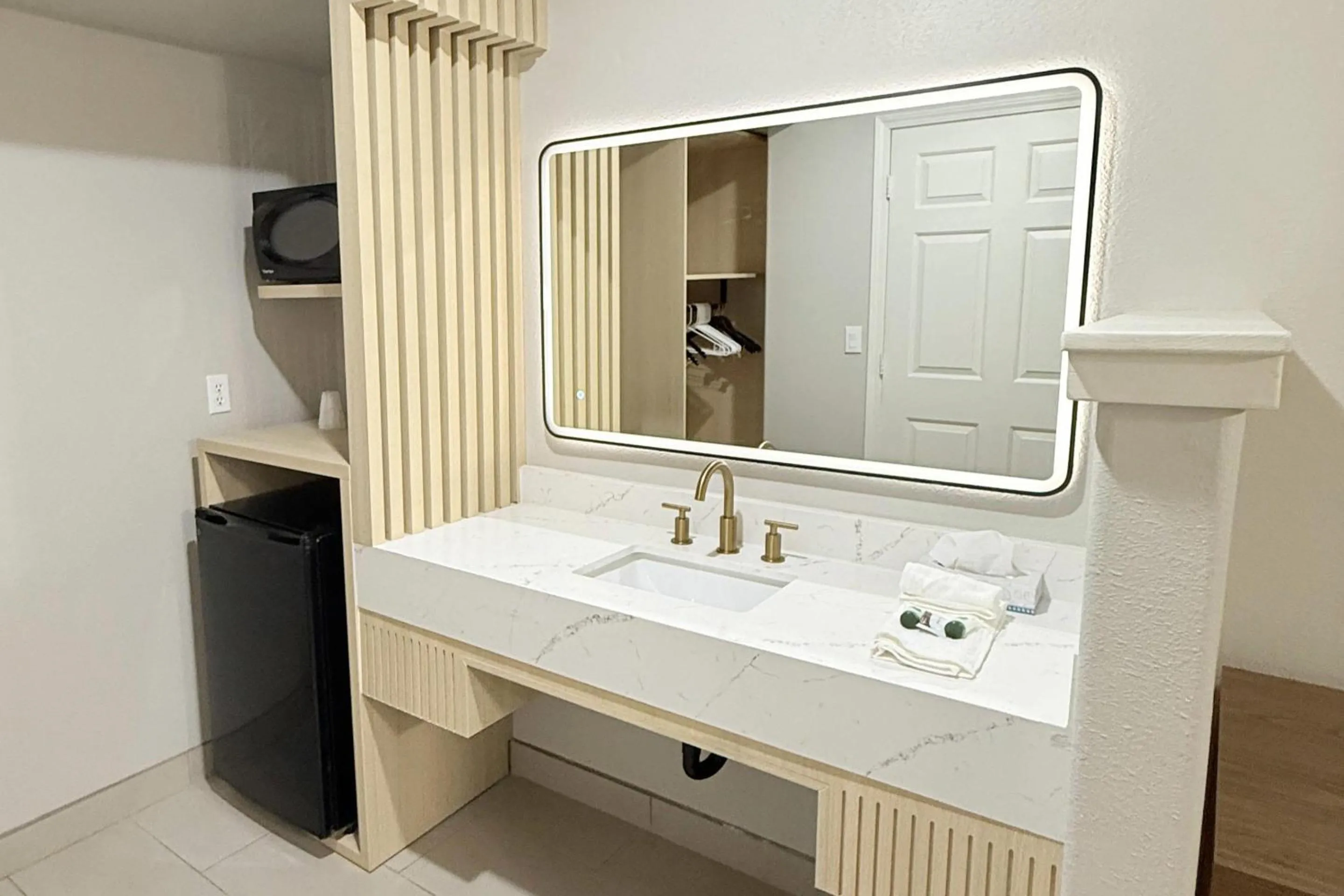 Bedroom in Rodeway Inn - SFI Winnemucca