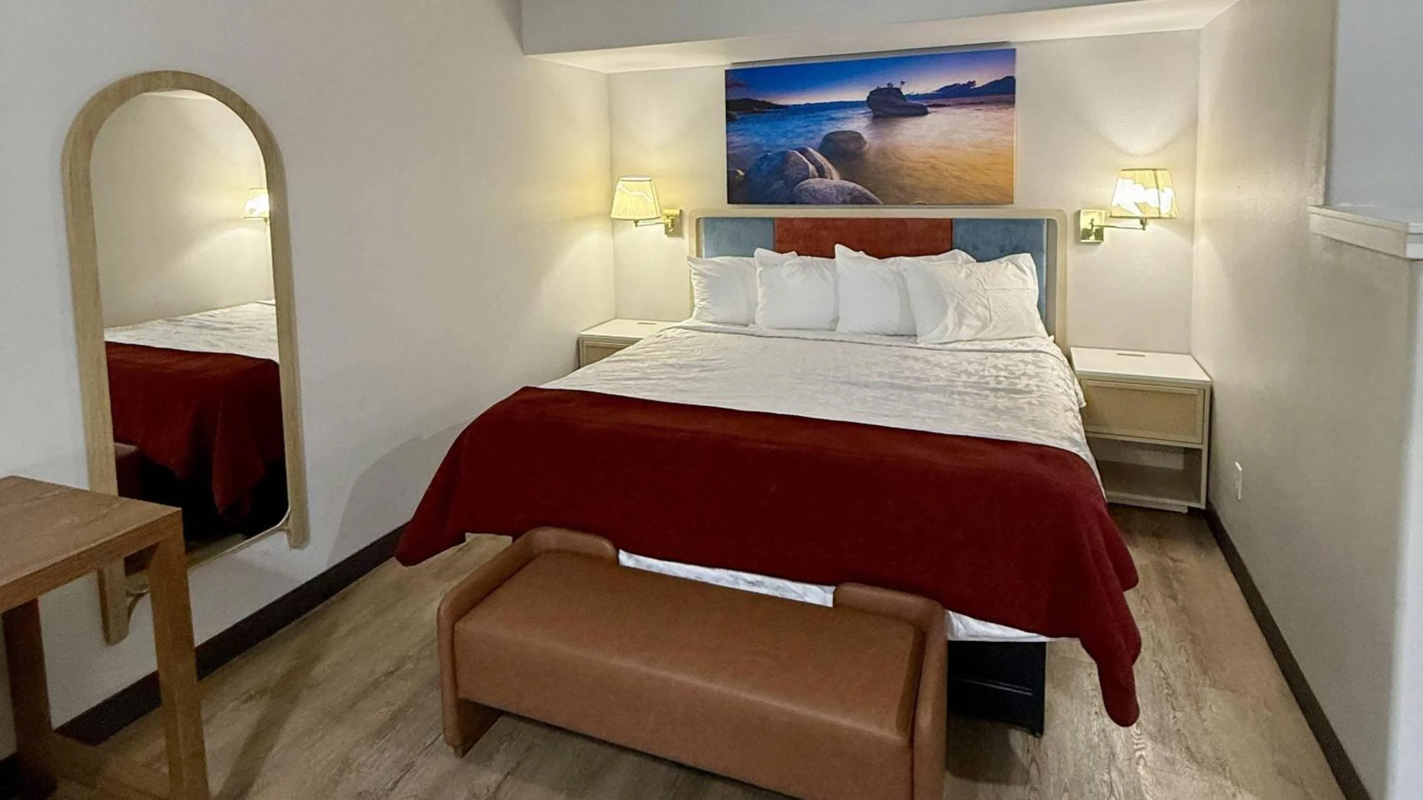 Bedroom, Bed in Rodeway Inn - SFI Winnemucca