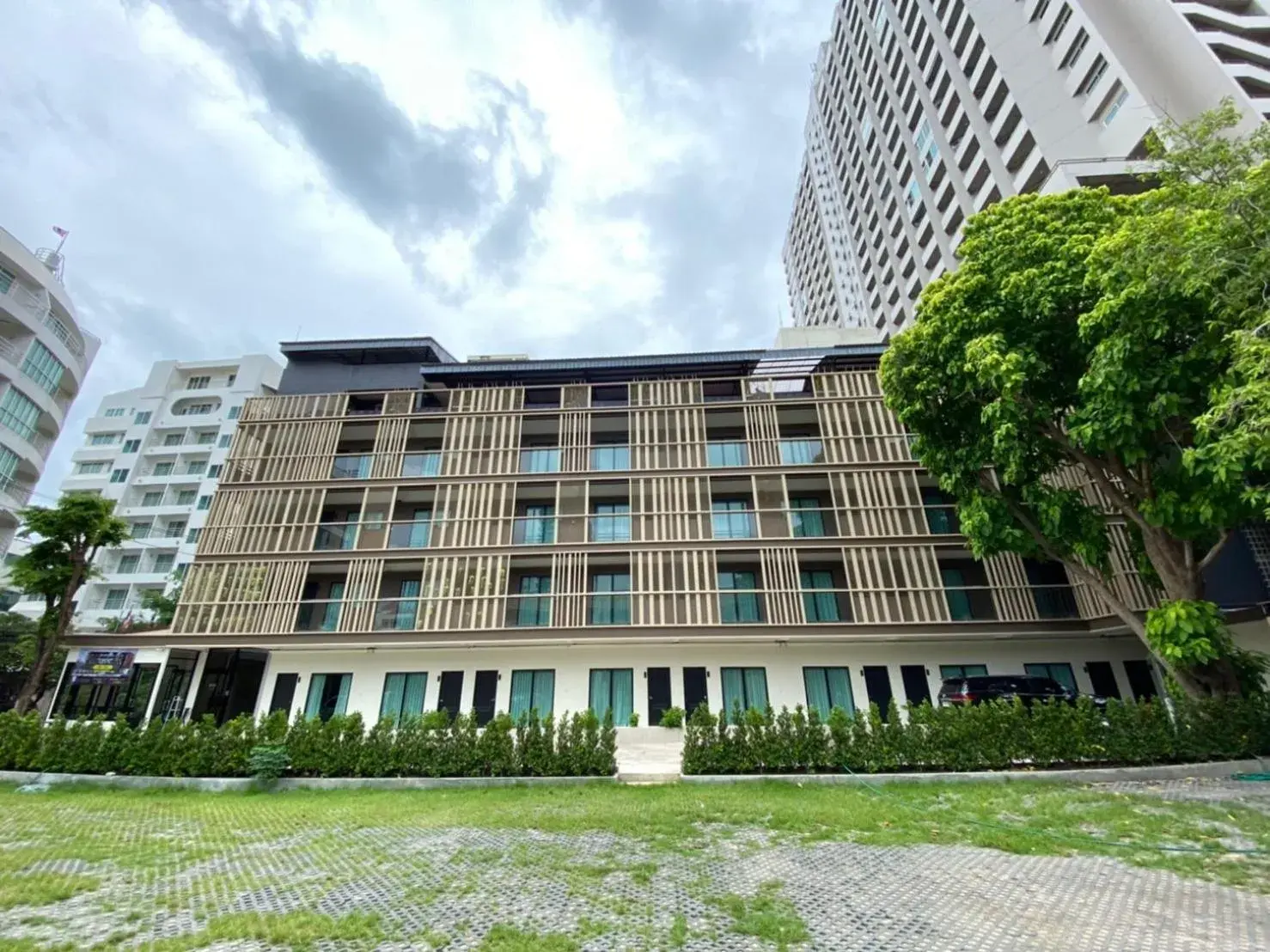 Property building in The Shade Residence Property building in The Shade Residence