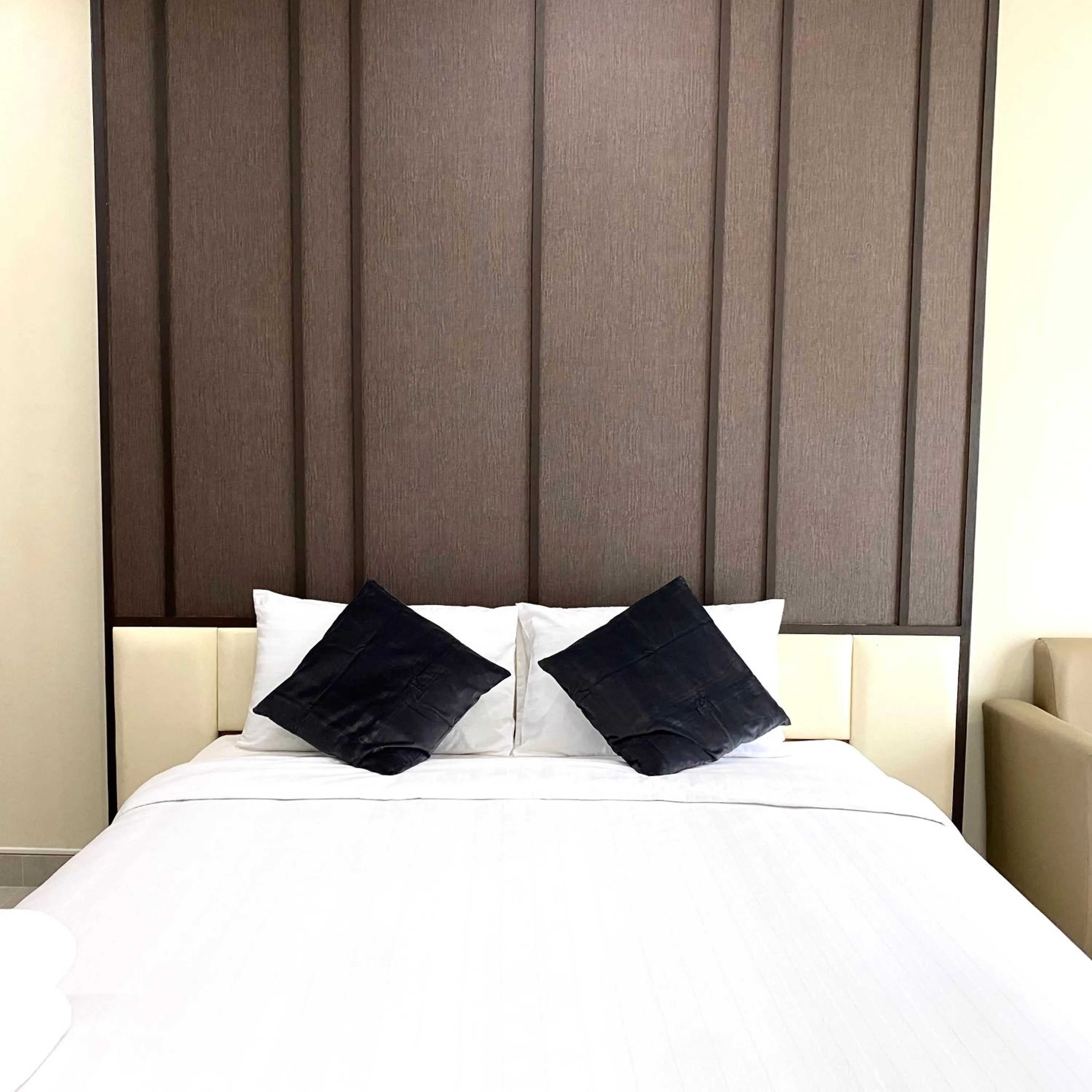 Bed in The Shade Residence