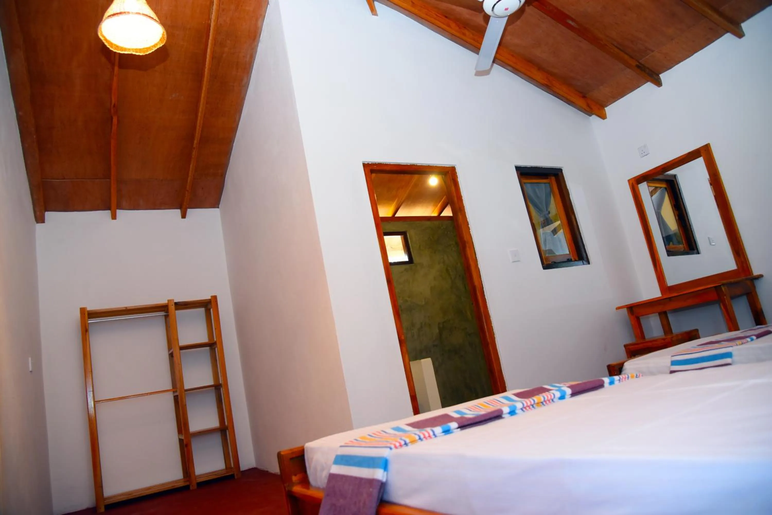 Photo of the whole room, Bed in Prime Surfers Bungalow