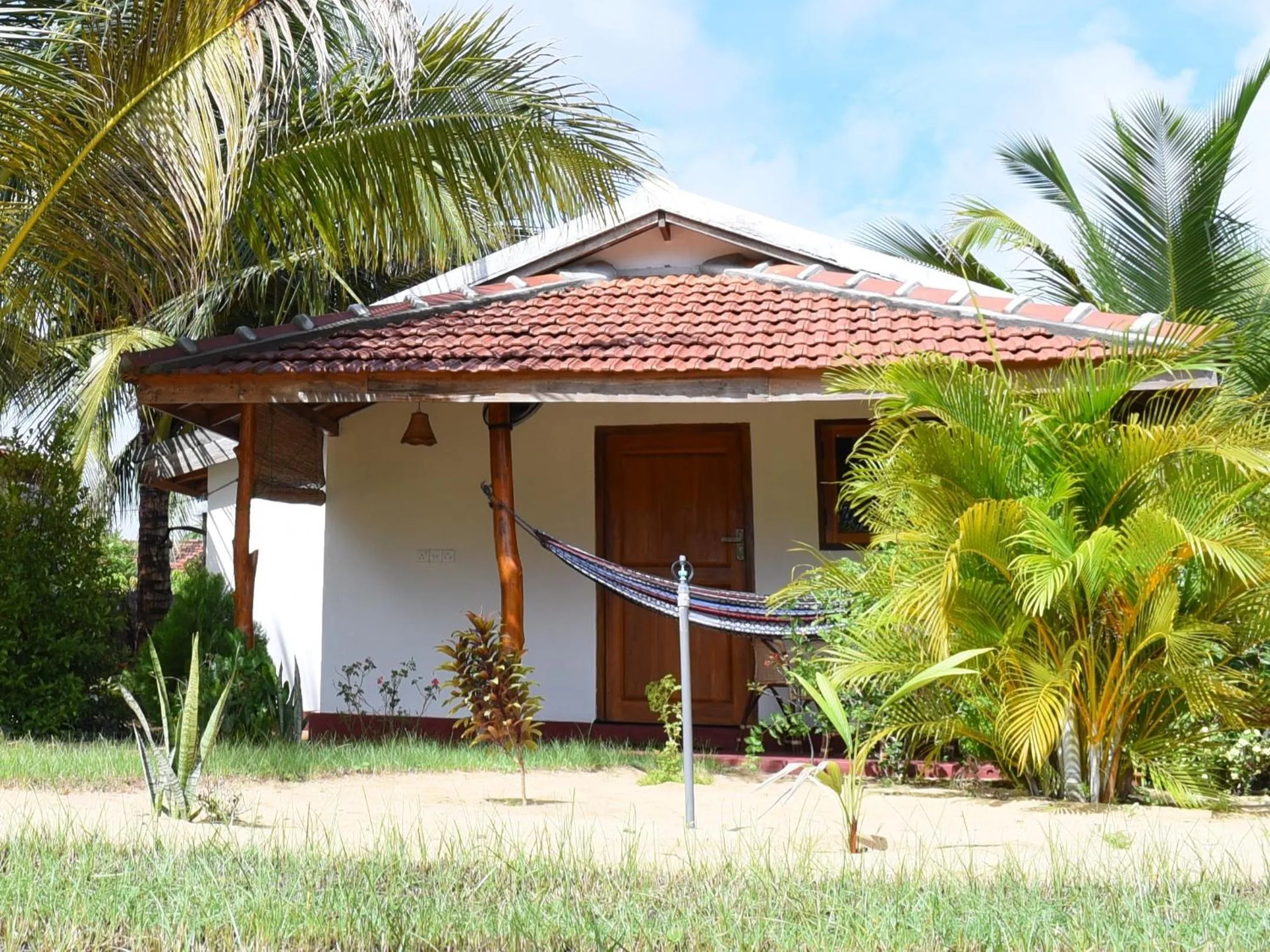 Garden in Prime Surfers Bungalow