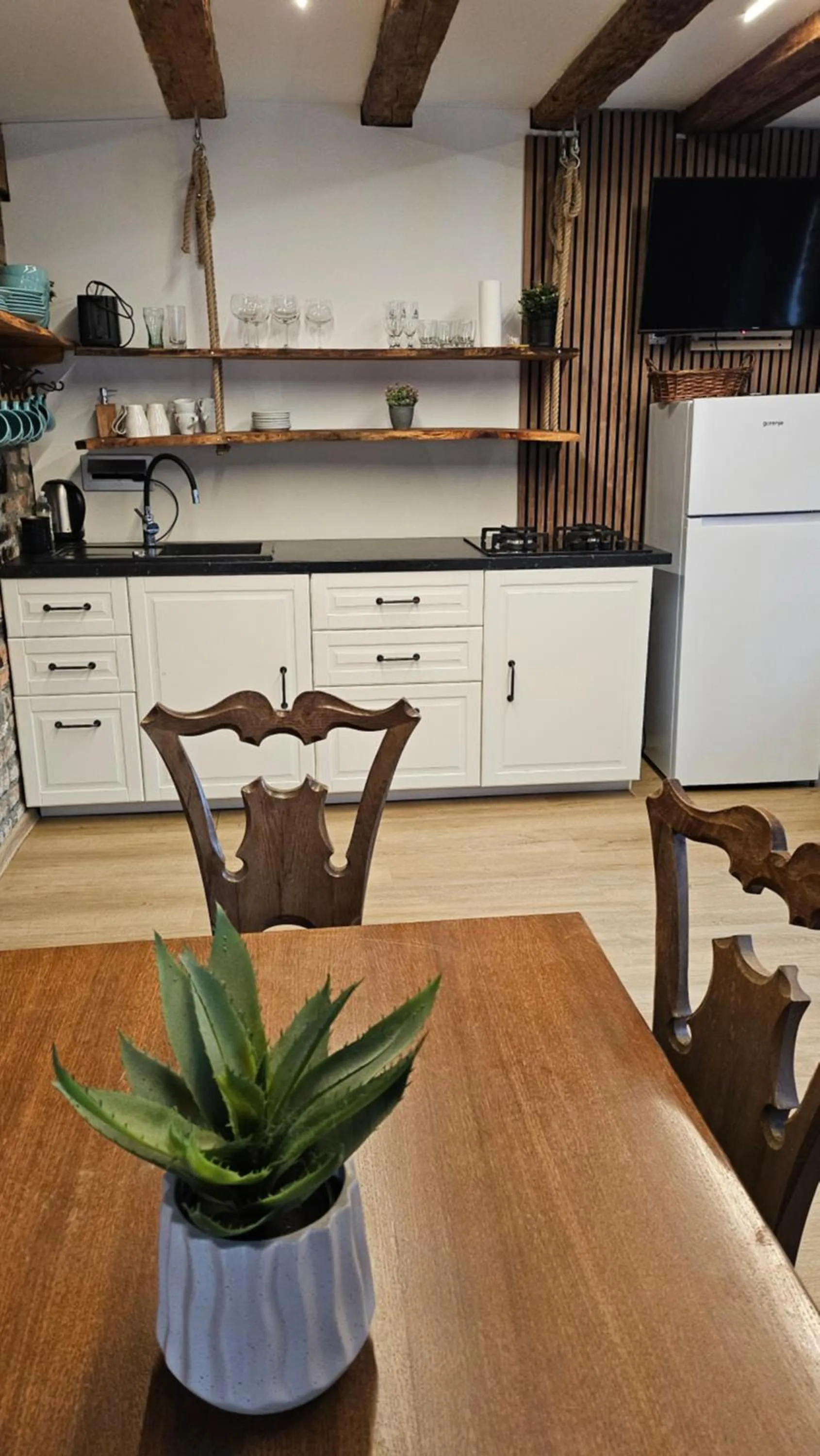 Kitchen or kitchenette in Hiša stare mame