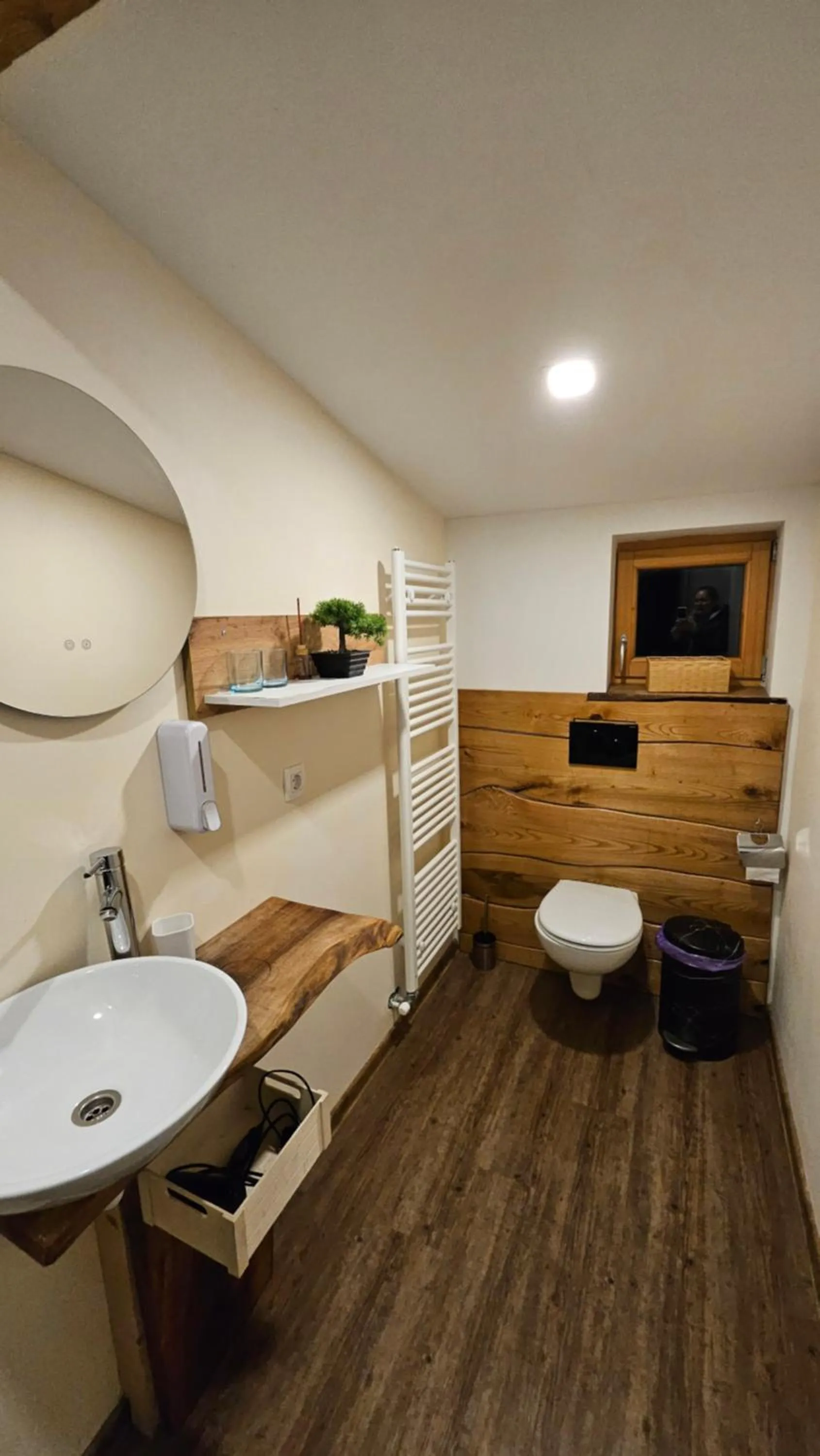 Toilet in Hiša stare mame