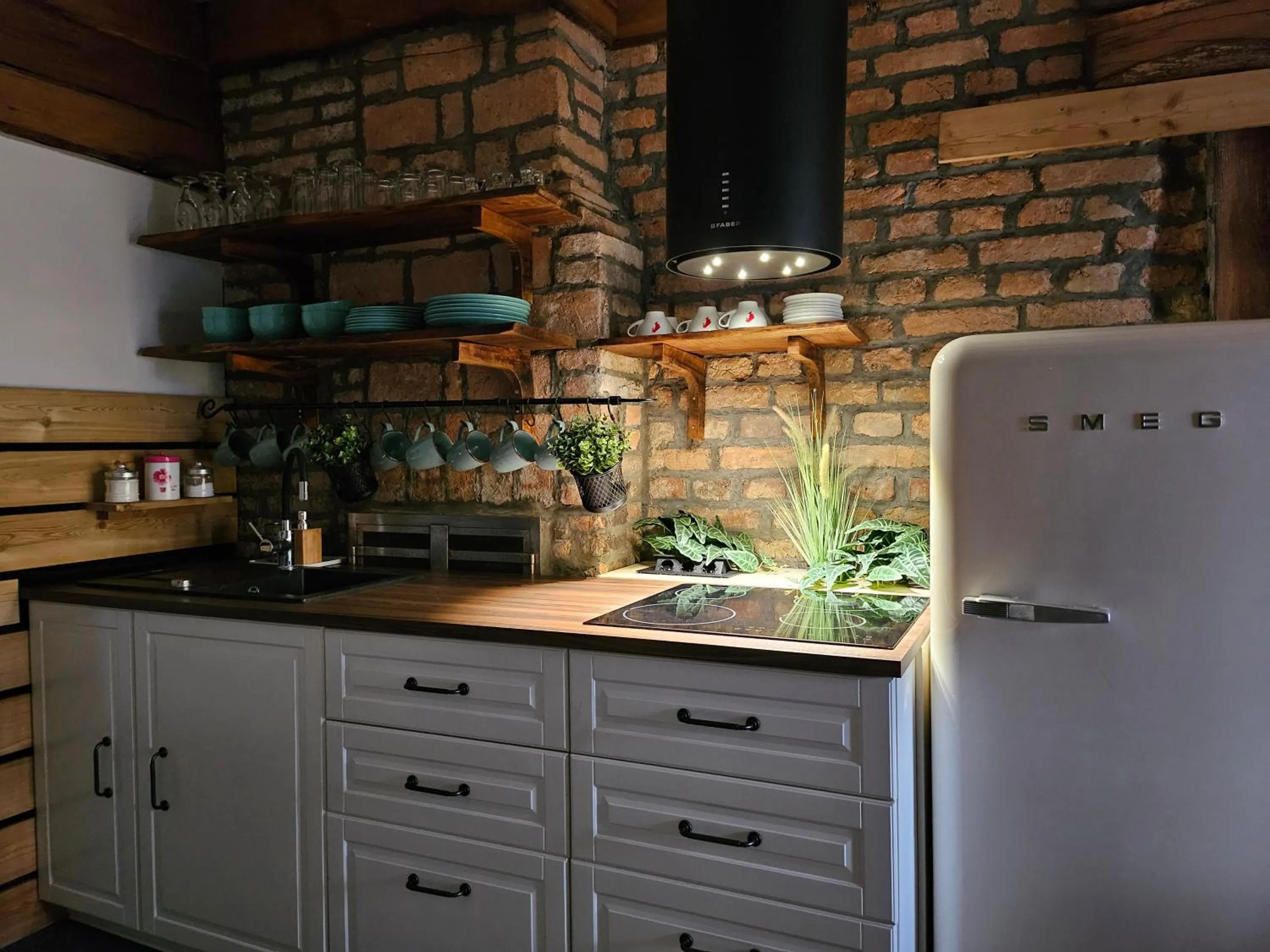 Kitchen or kitchenette in Hiša stare mame