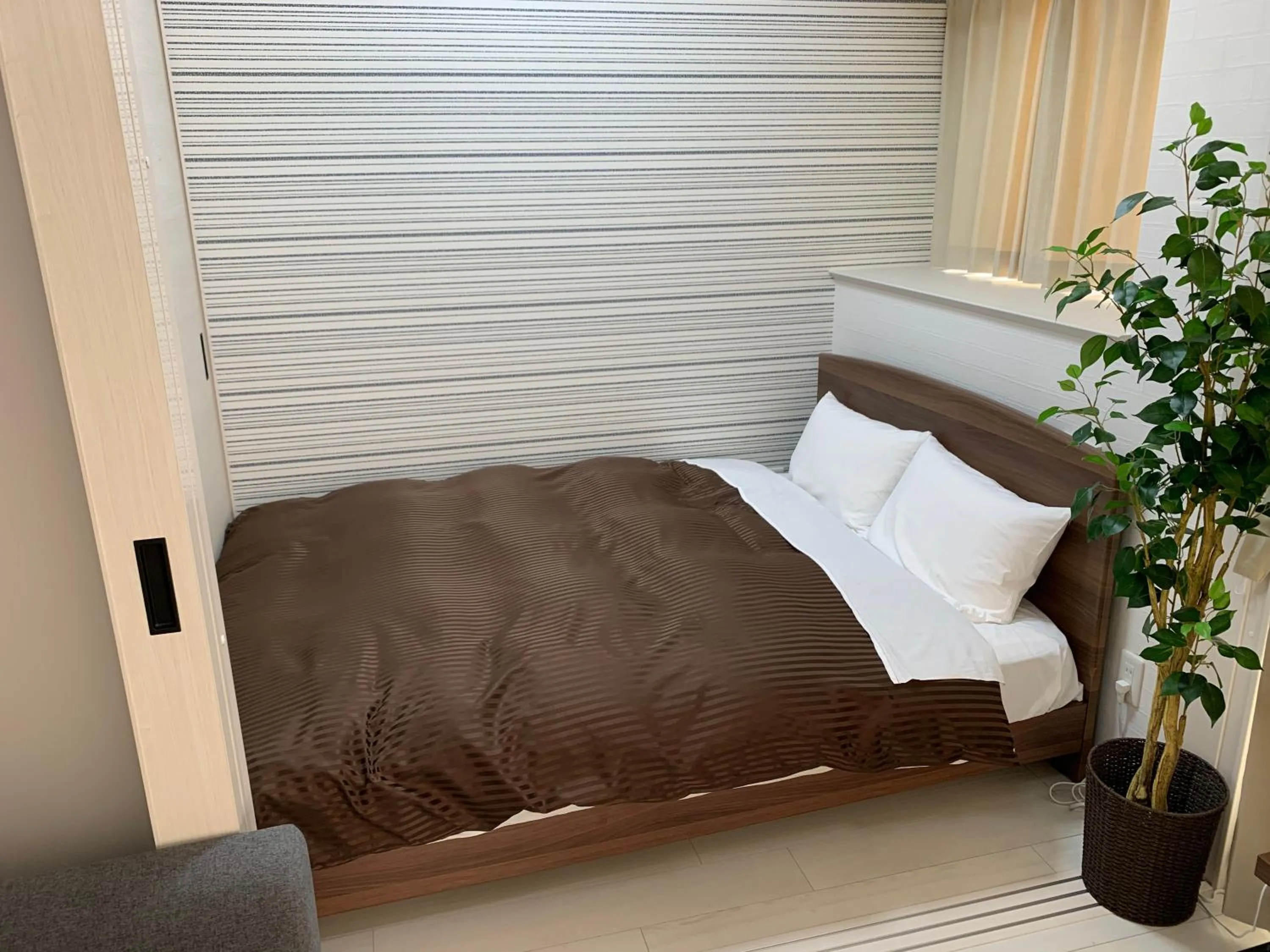 Bedroom, Bed in CRYSTAL ＆ RESORT FUKUOKA