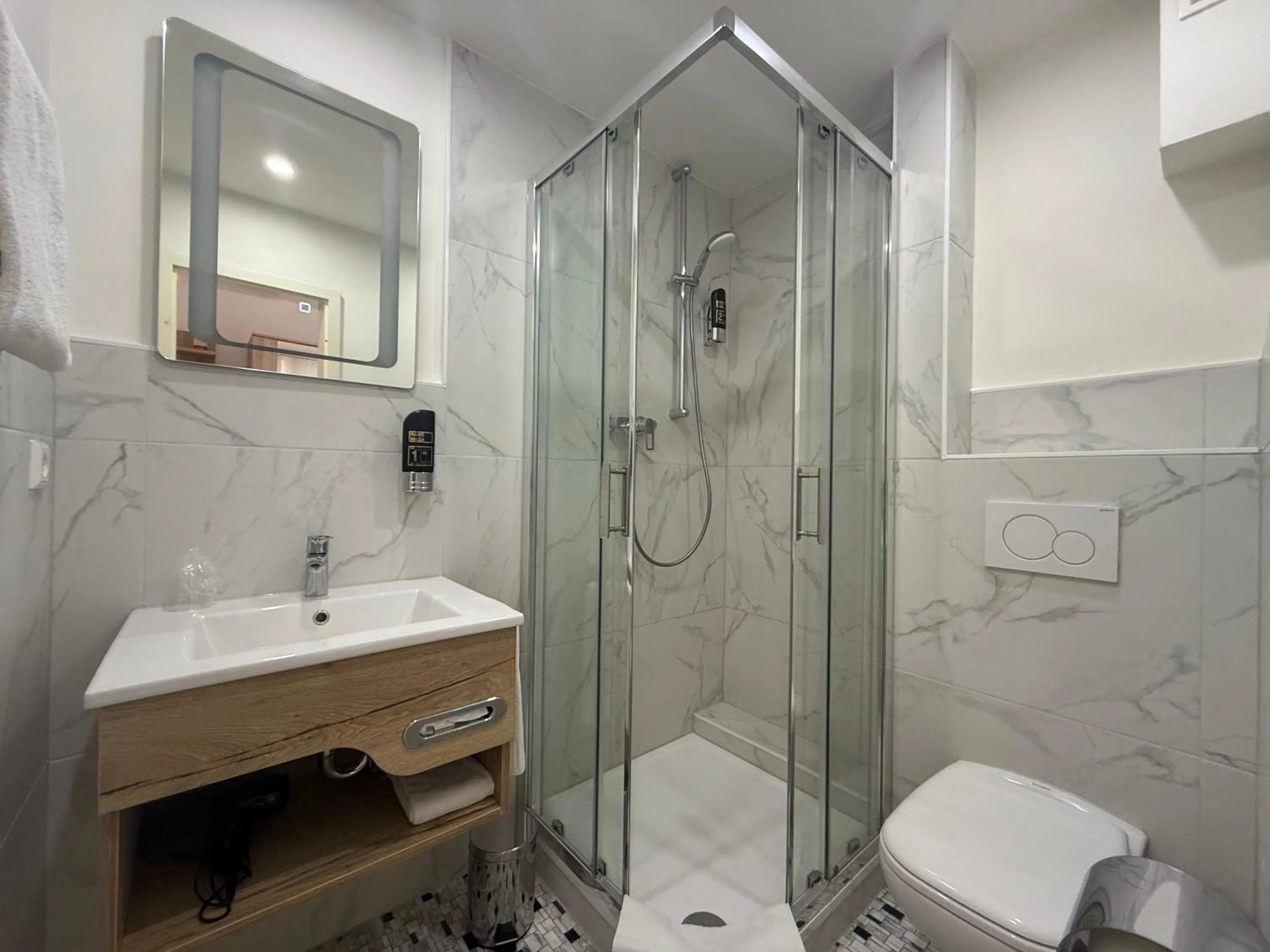 Bathroom in Hotel Villa Sulmana