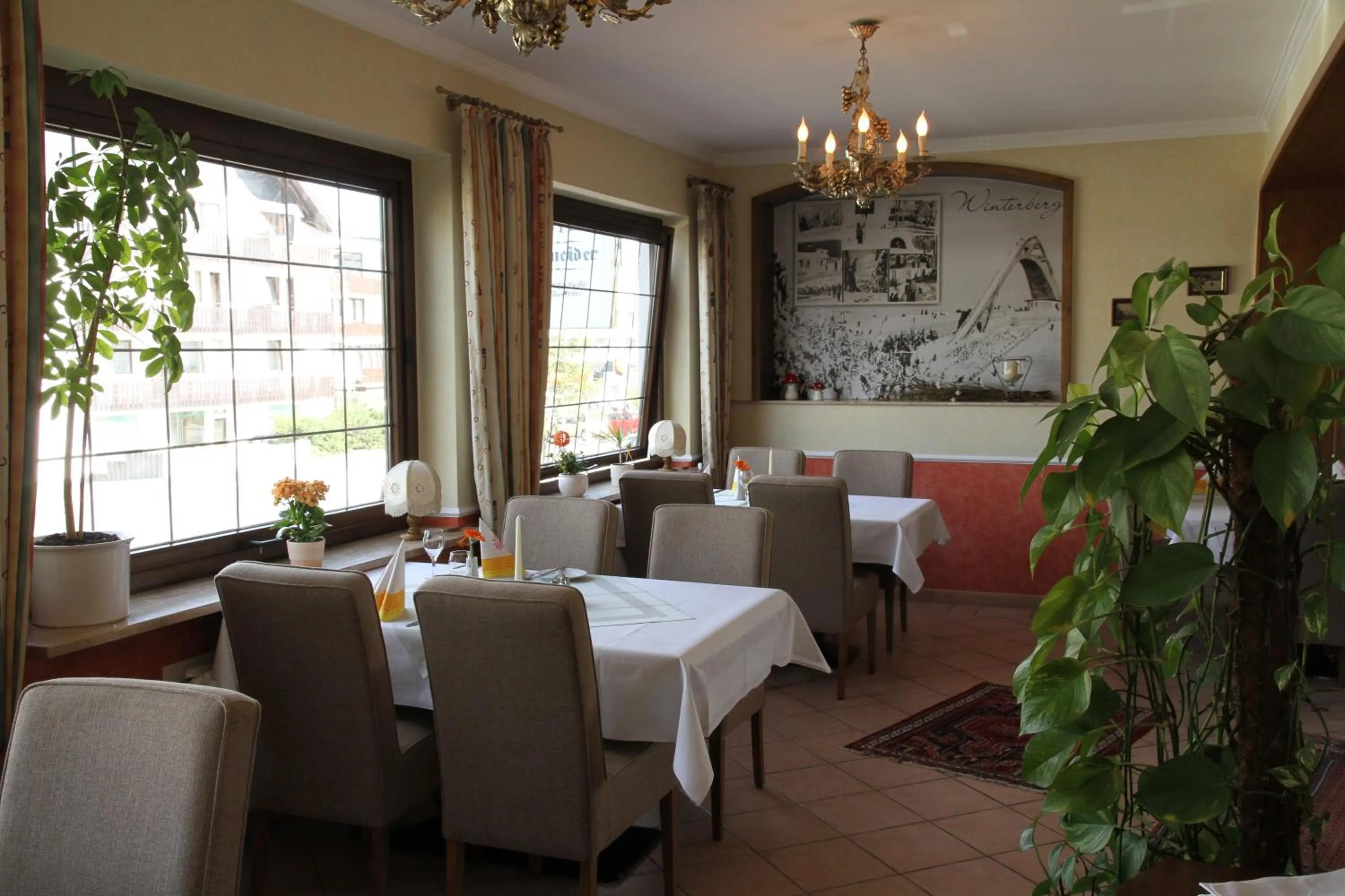 Restaurant/places to eat in Hotel Schneider