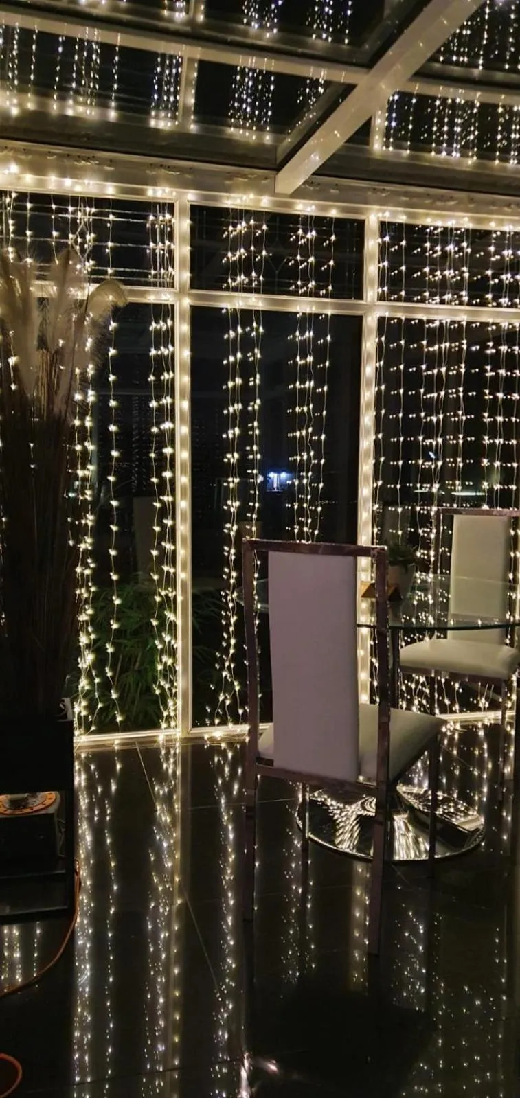 The Orange Fox Lux Room and Hot Tub at The Grumpy Schnauzer Guest House