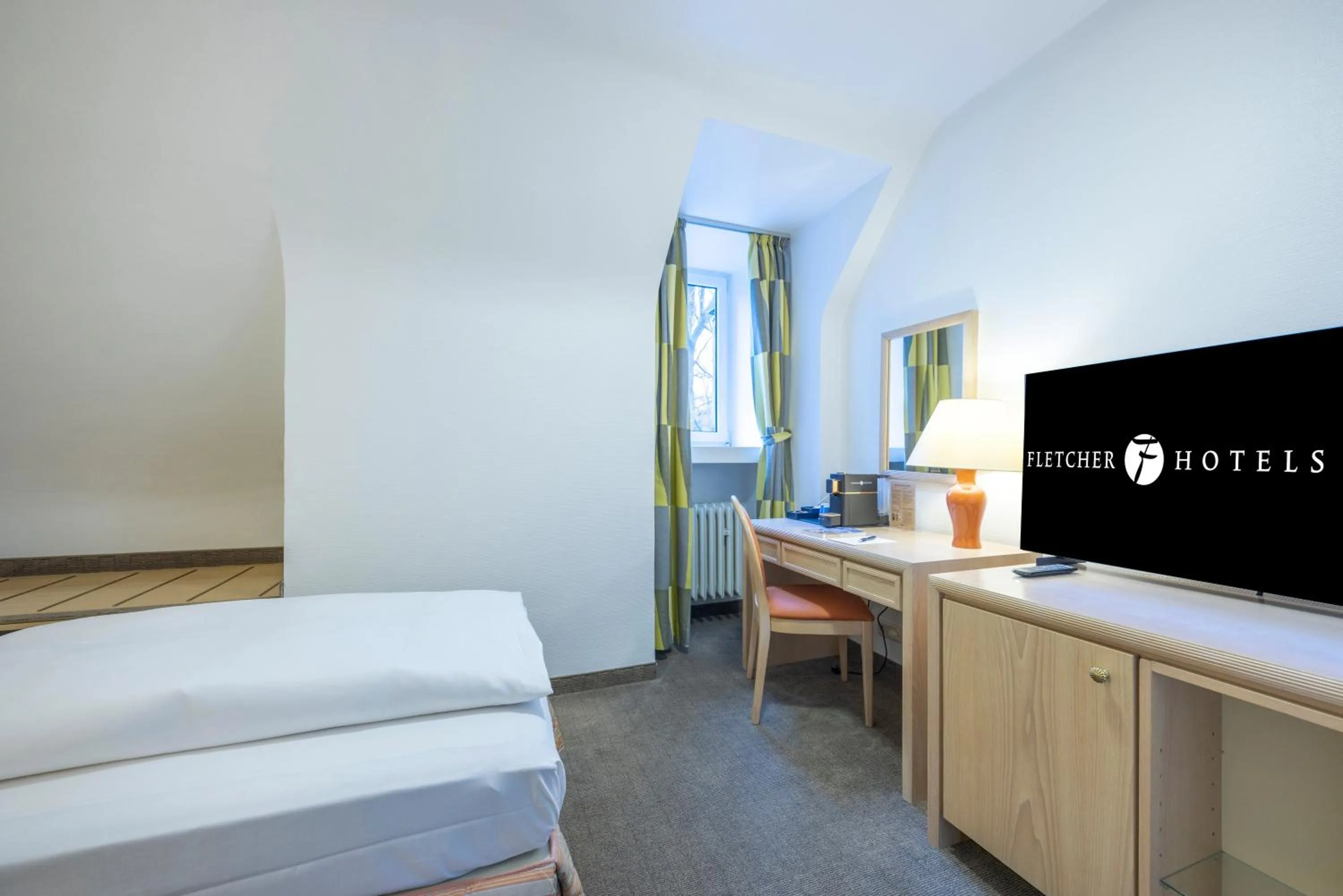 Photo of the whole room, Bed in Fletcher Waldhotel Nordrhein-Westfalen