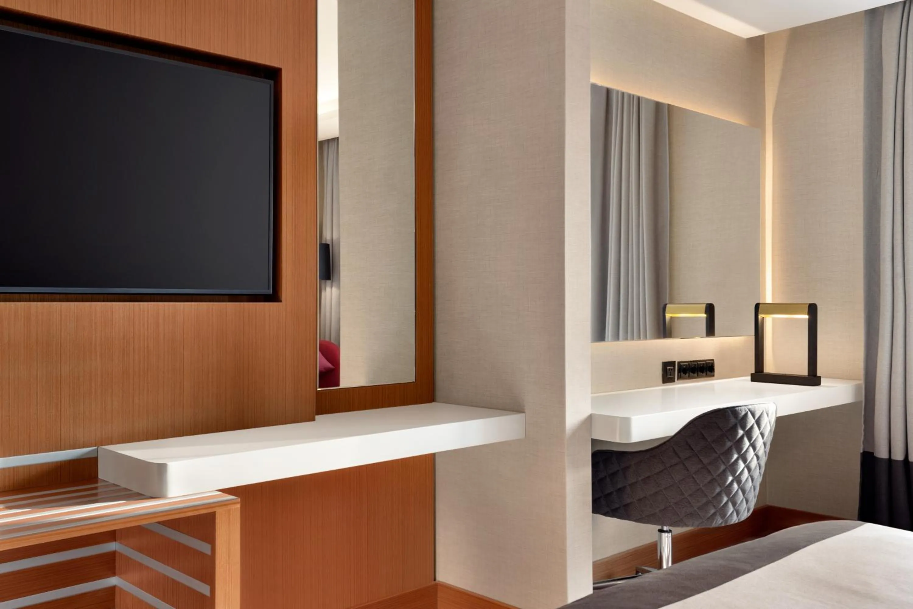 TV and multimedia in Ramada Residences by Wyndham Balikesir