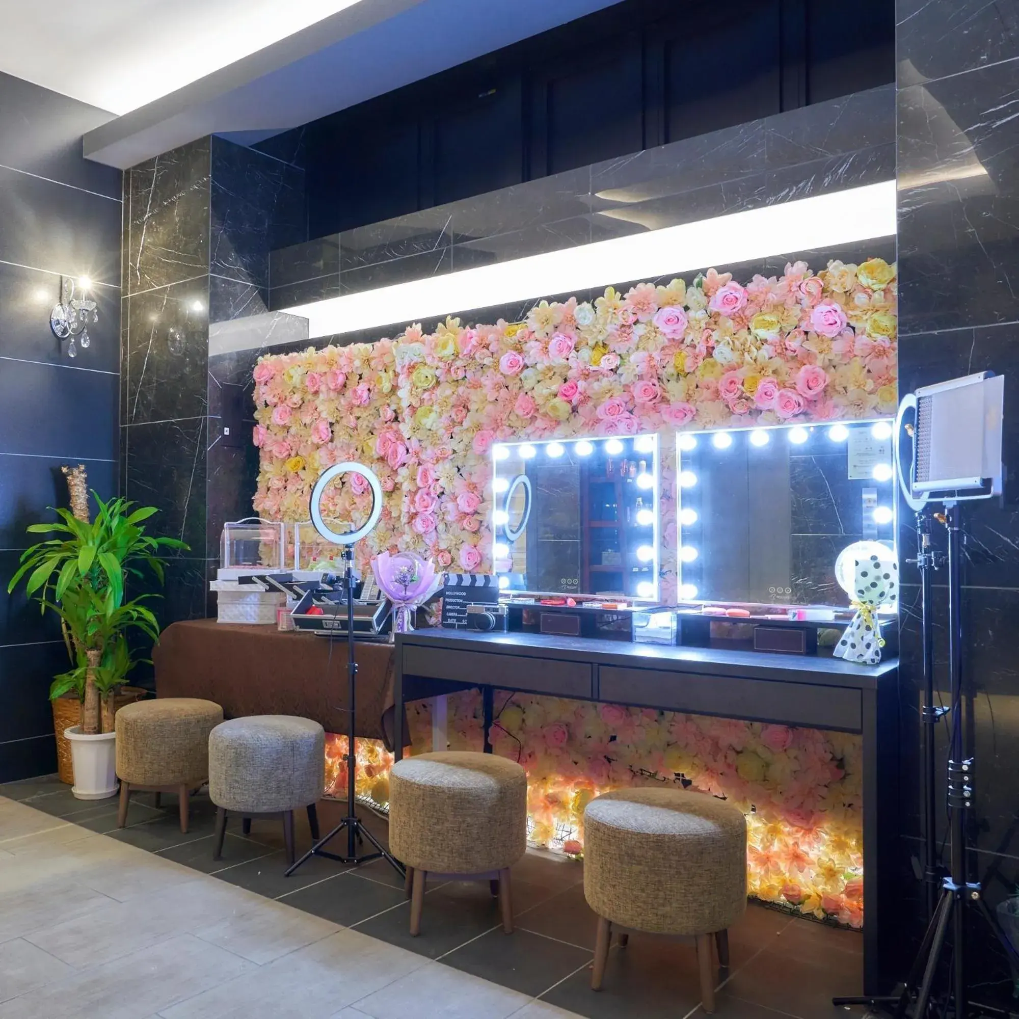 Lobby or reception in HOTEL VINE OSAKA KITAHAMA Lobby or reception in HOTEL VINE OSAKA KITAHAMA