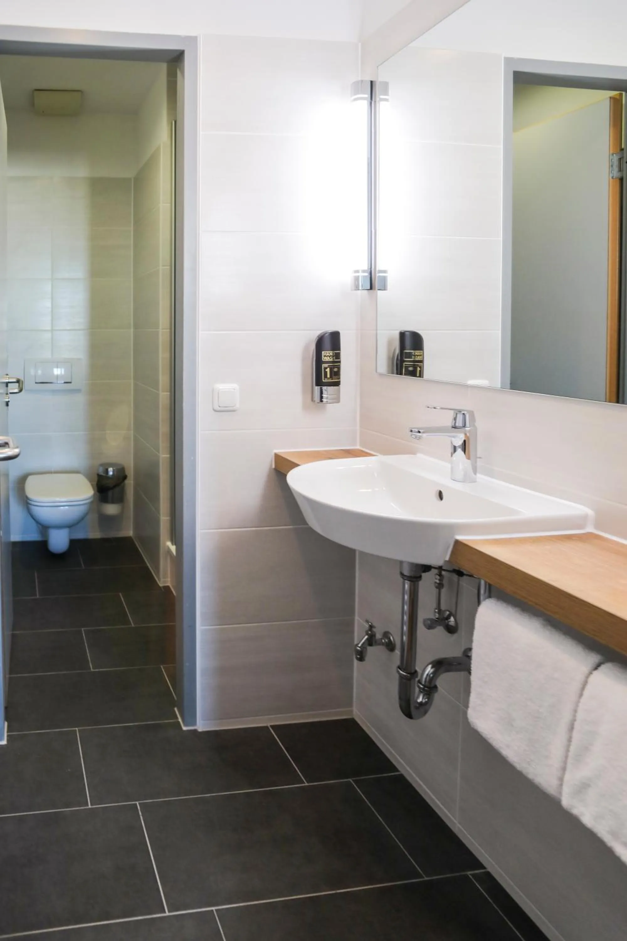 Bathroom in acama Hotel & Hostel Kreuzberg