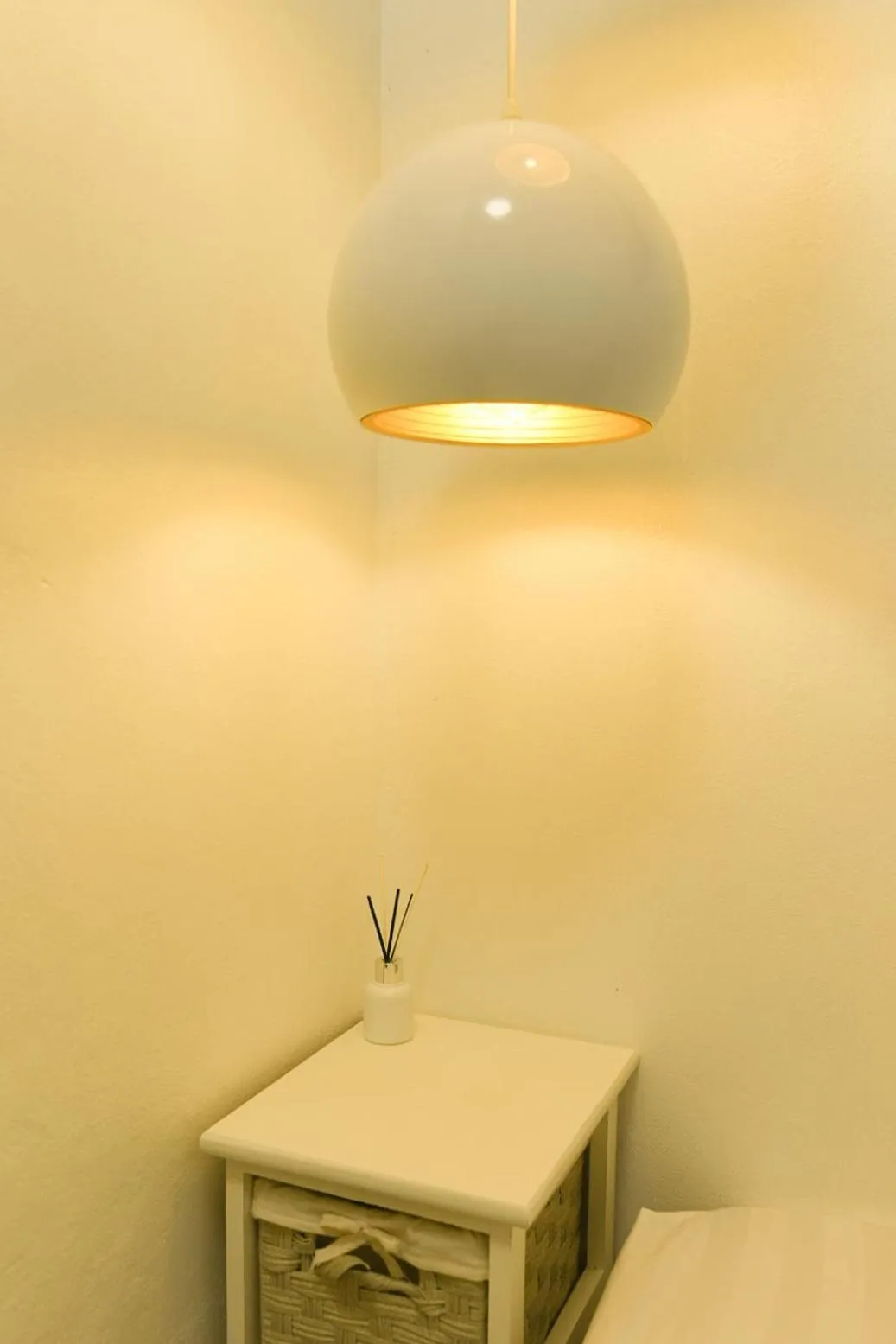 hair dresser in 24 Poshtel Chiangmai