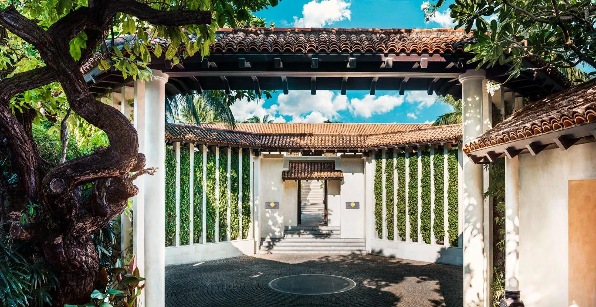Facade/entrance in The Lamai Samui