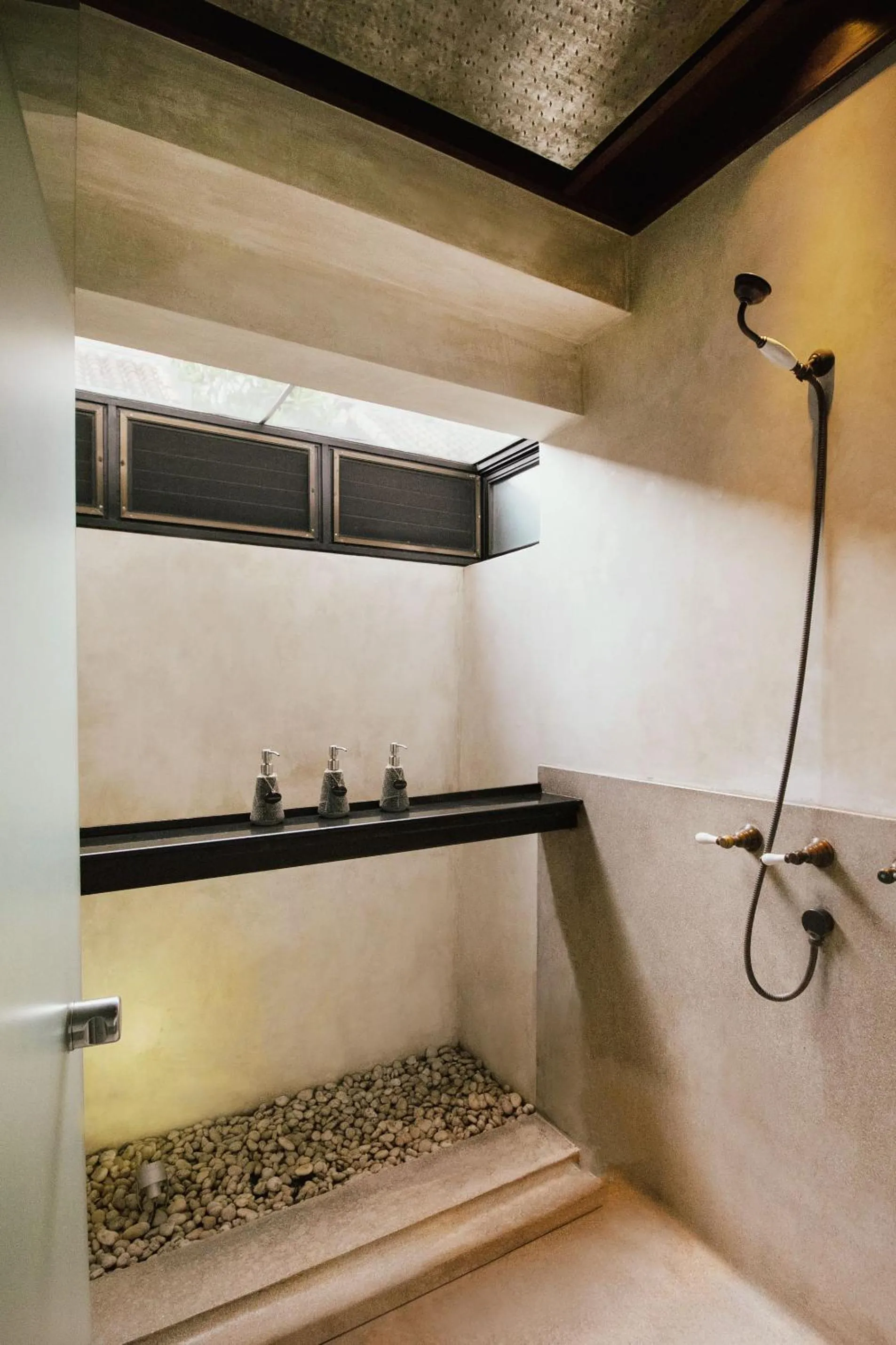 Shower in The Lamai Samui