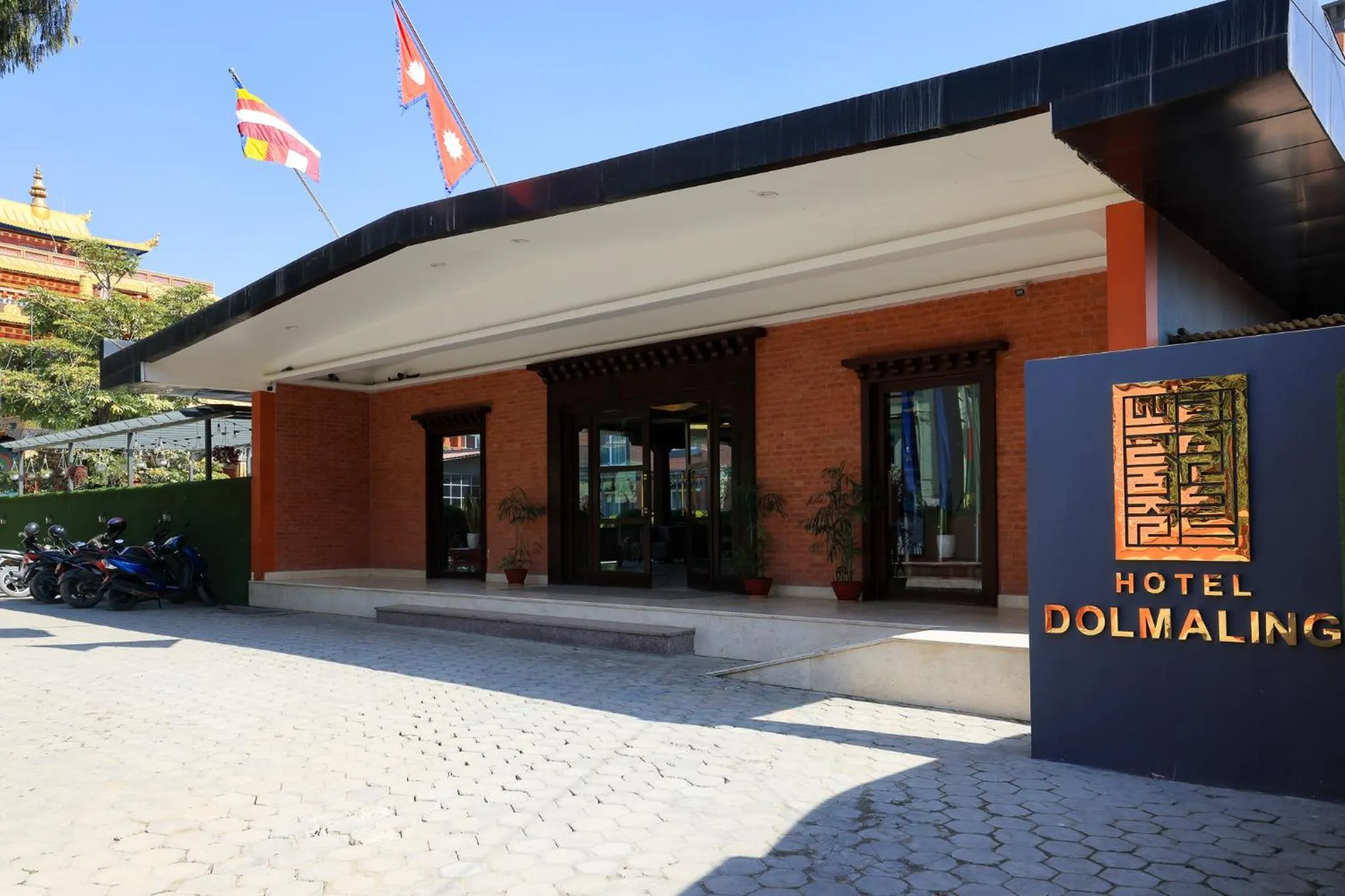 Property building in Hotel Dolmaling