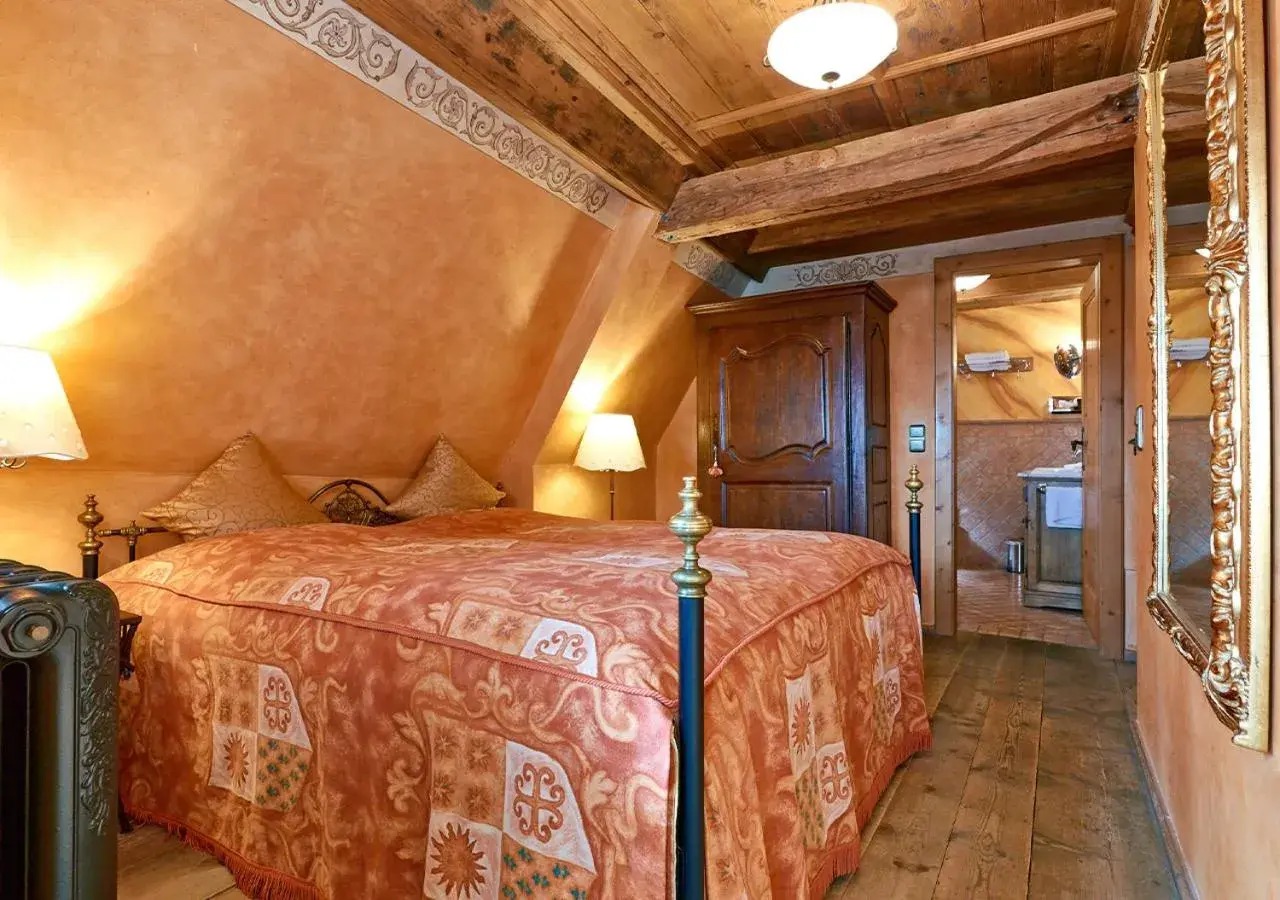 Double Room with Balcony in Historik Hotel Gotisches Haus garni Double Room with Balcony in Historik Hotel Gotisches Haus garni