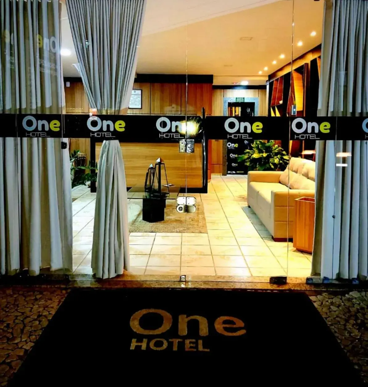 One Hotel One Hotel