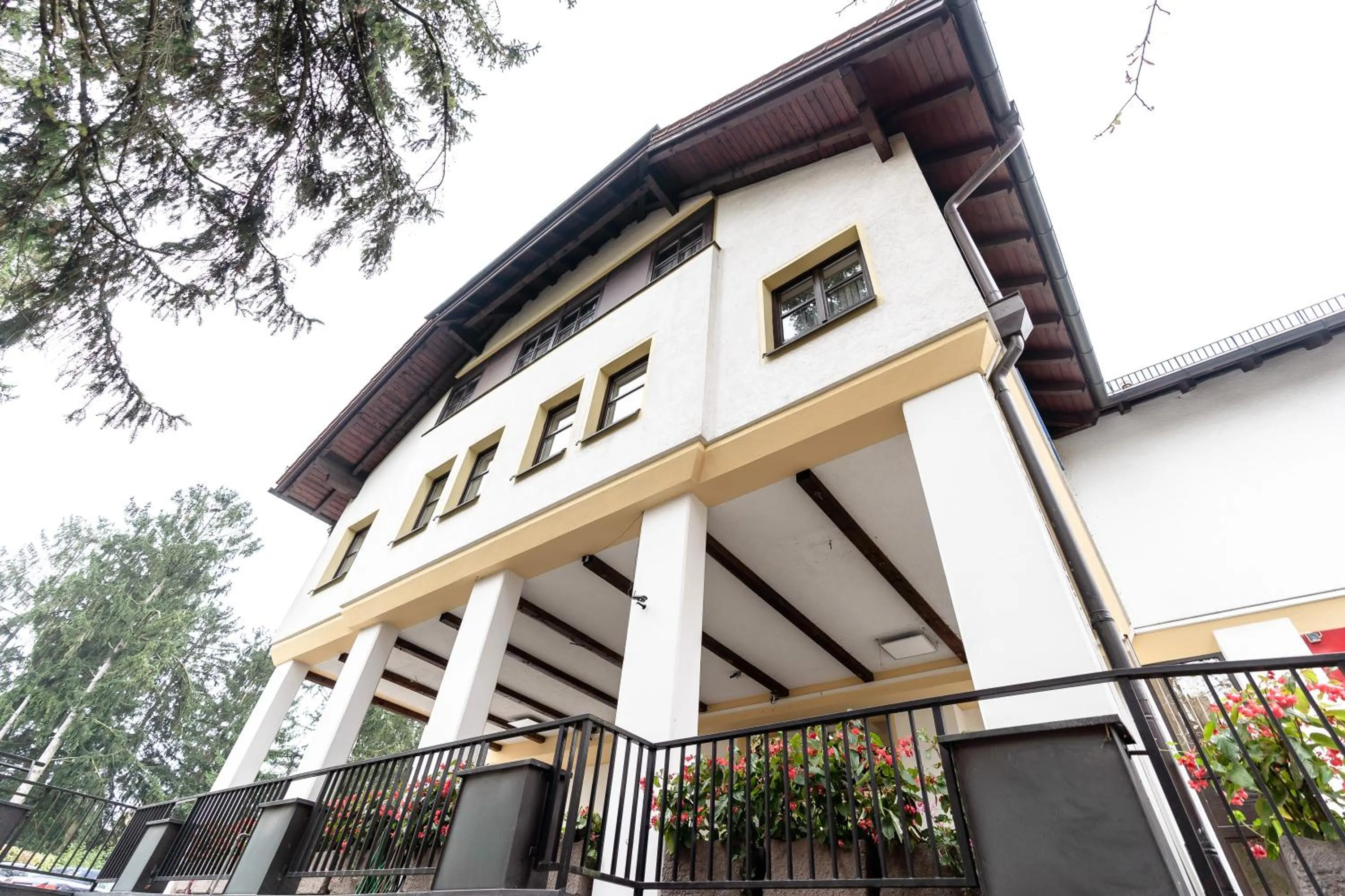 Property building in Hotel Demas München-Unterhaching