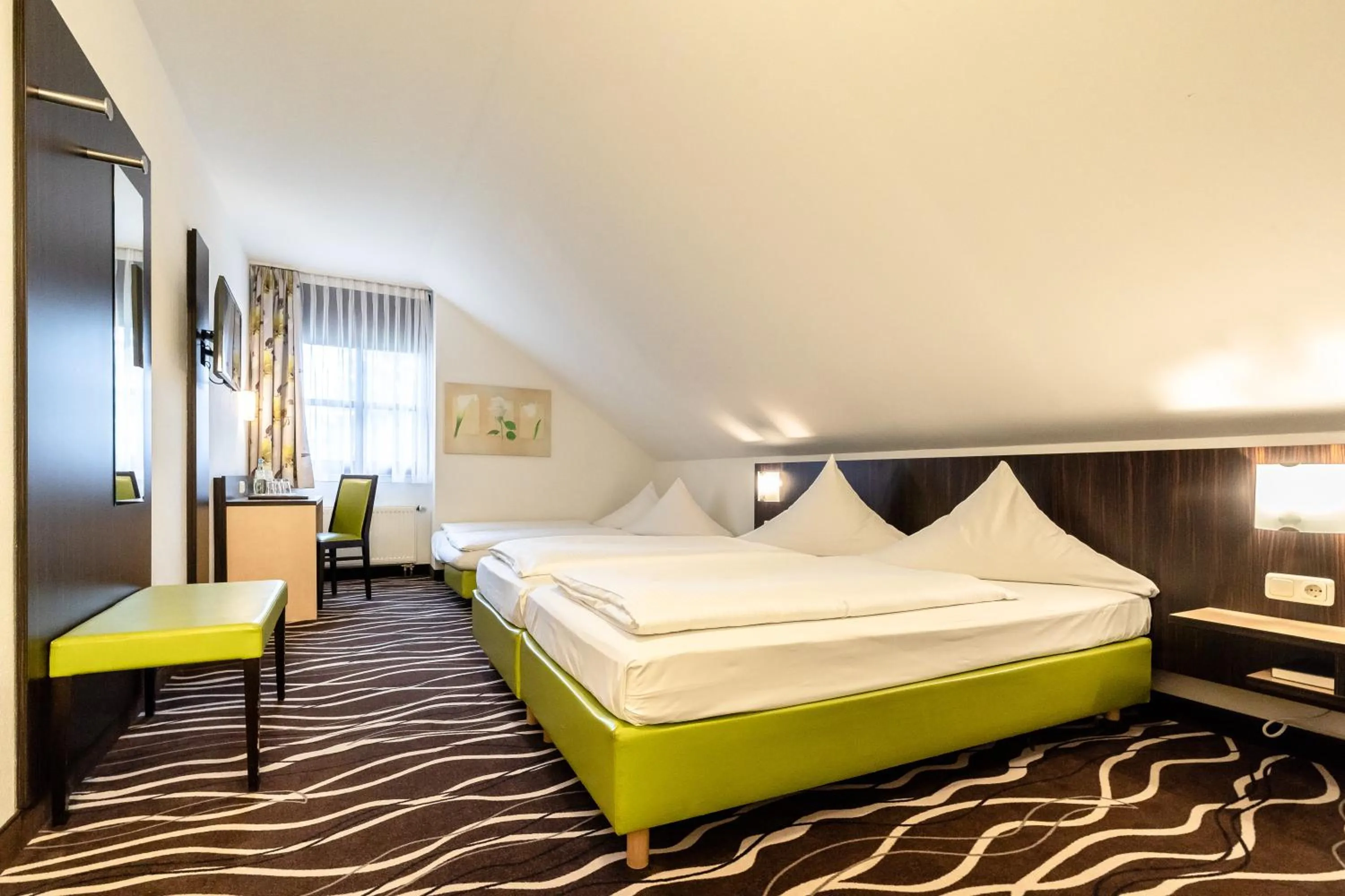 Bed in Hotel Demas München-Unterhaching