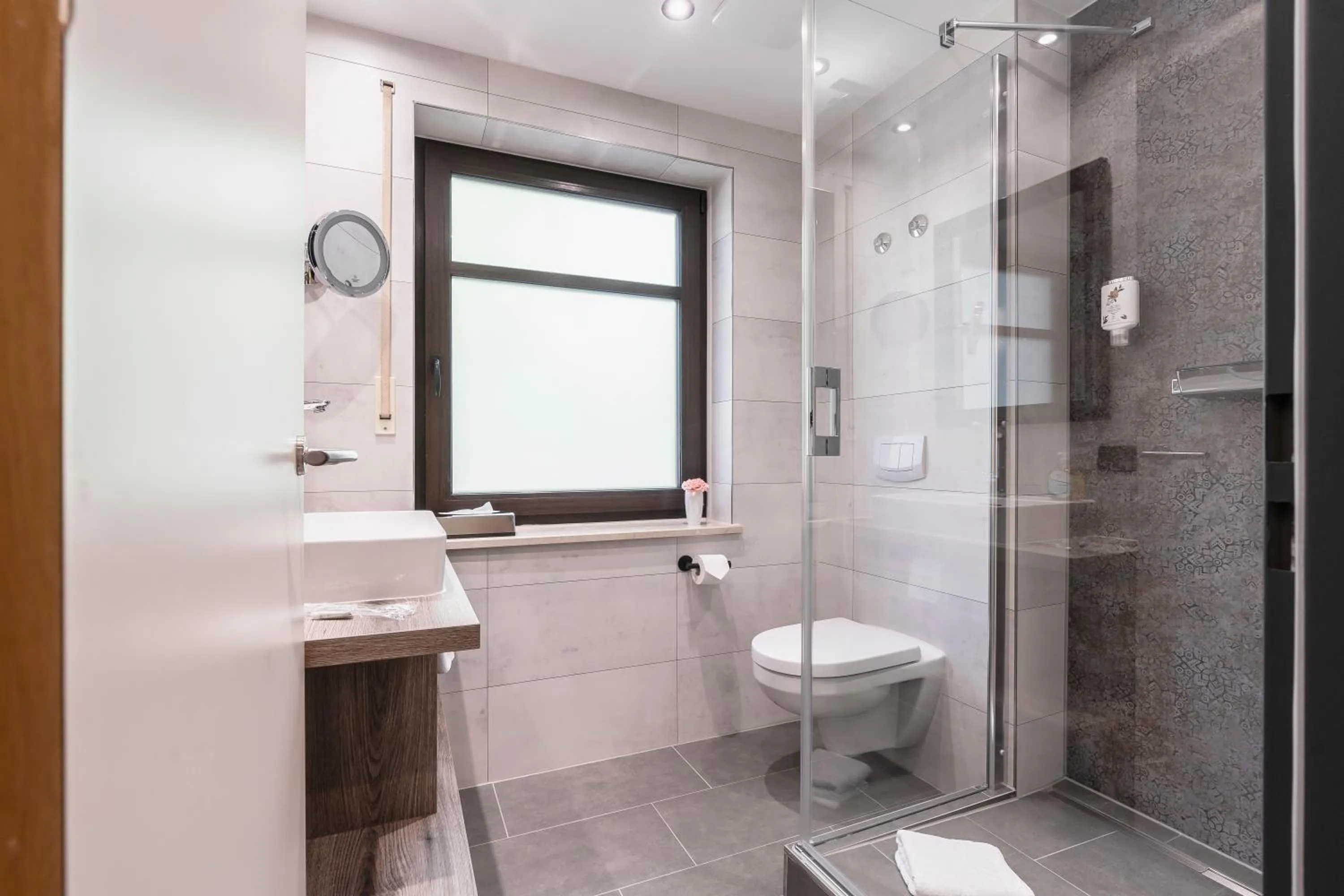 Bathroom in Hotel Demas München-Unterhaching