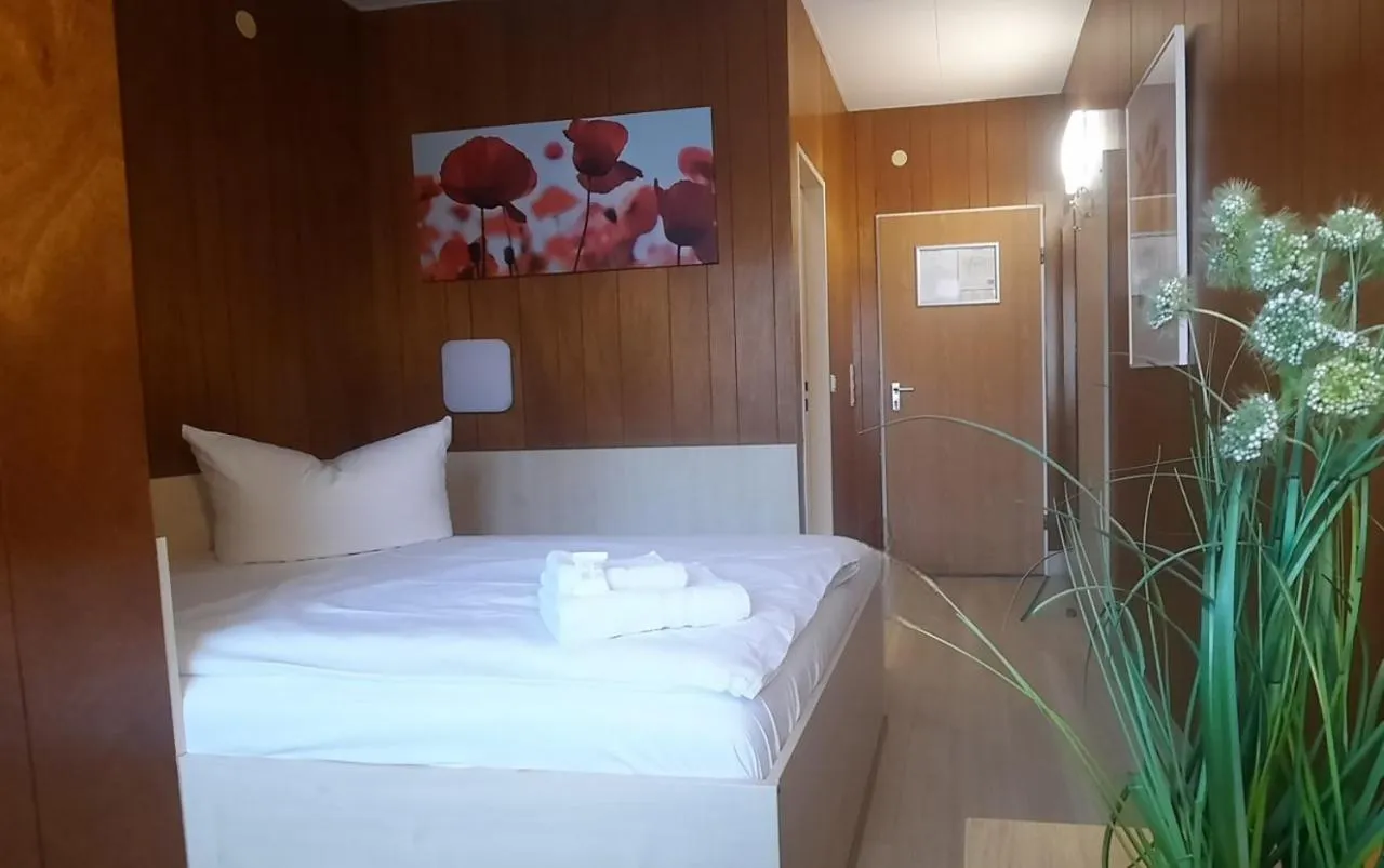 Photo of the whole room, Bed in Central-Hotel Tegel