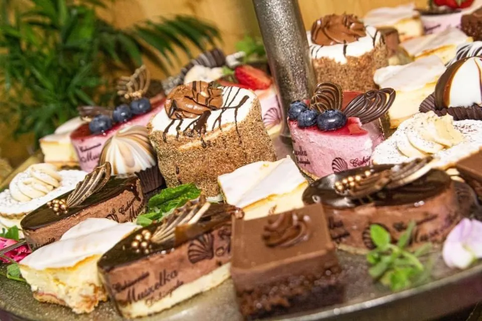 Restaurant/places to eat in AMBER PORT