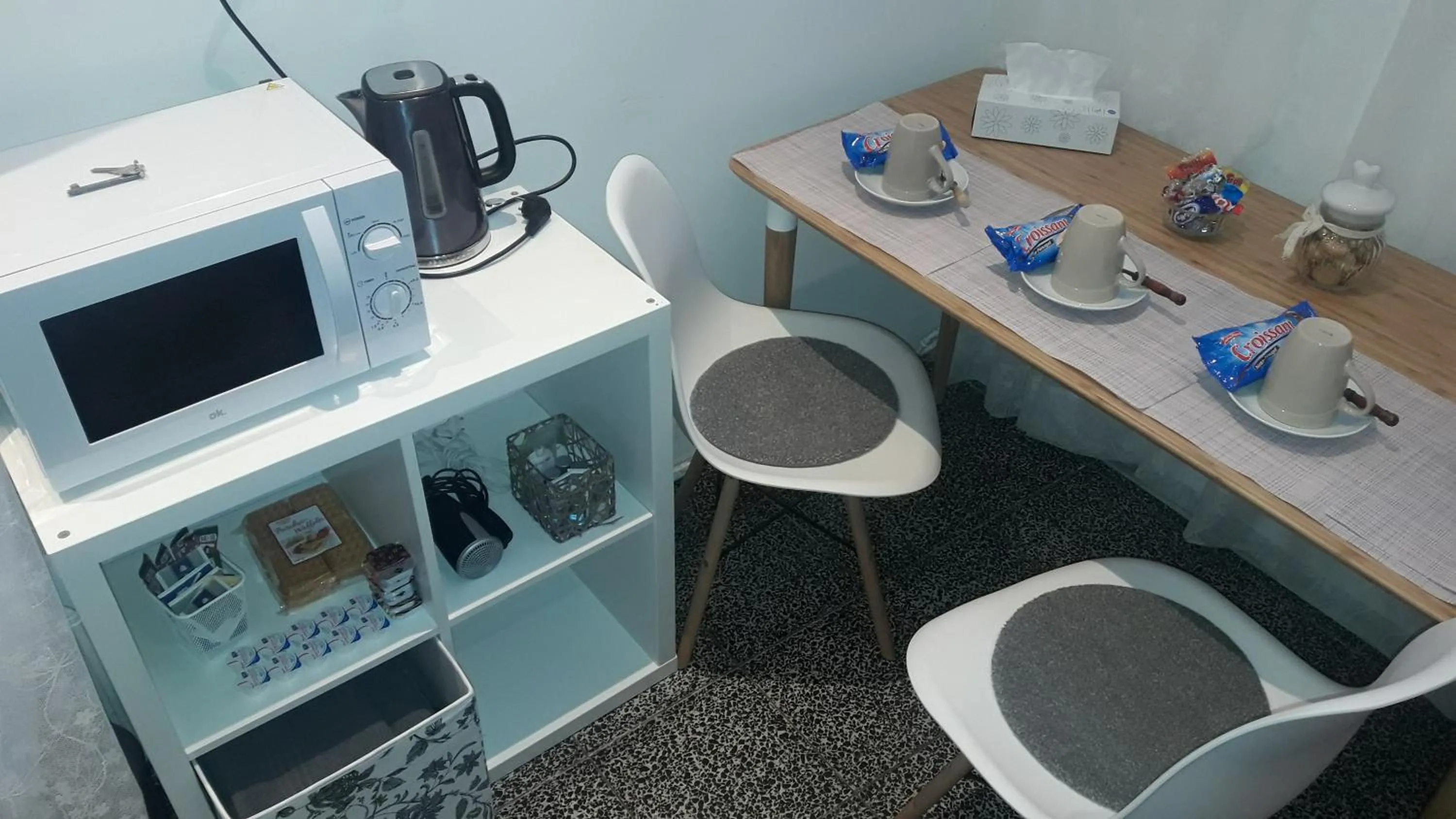 Coffee/tea facilities in K&S Apartments
